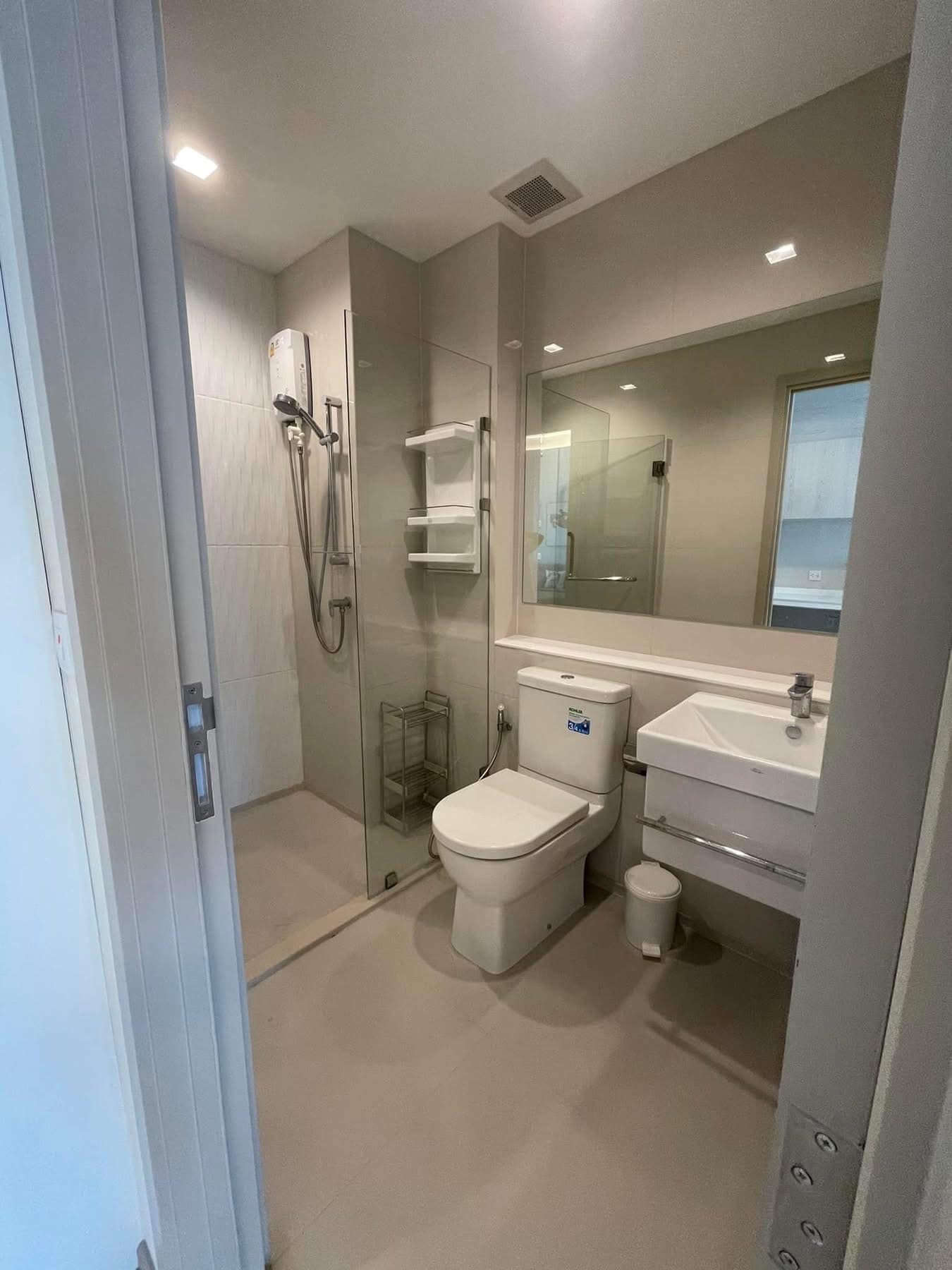 🌟 ให้เช่าคอนโด Life One Wireless (ไลฟ์ วัน ไวร์เลส) ใกล้ BTS เพลินจิต 🌟 ห้อง combine ขนาด 58 ตรม. ชั้น 35 วิวเมืองโล่ง เงียบสงบ พร้อมที่จอดรถ 2 คัน