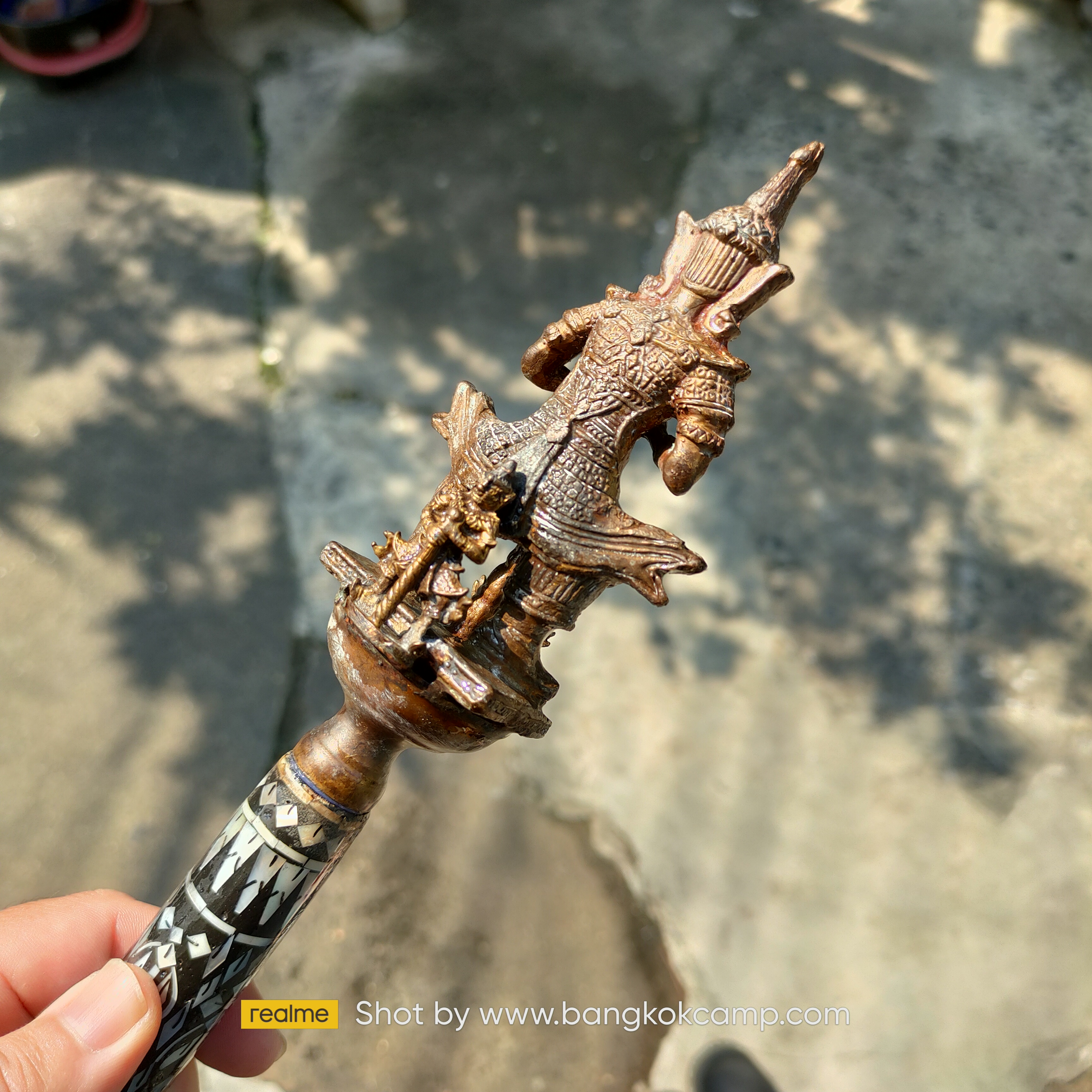 ไม้ครู หรือไม้ถือประดับมุข หัวท้าวเวสสุวรรณ ท้ายพระราหู