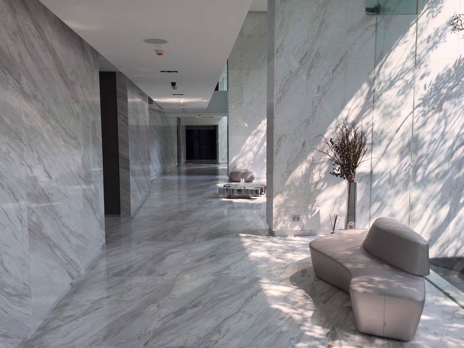 ให้เช่าคอนโด HQ Thonglor (เอชคิว ทองหล่อ) 1 ห้องนอน 1 ห้องน้ำ ขนาด 51 ตรม ชั้น 14