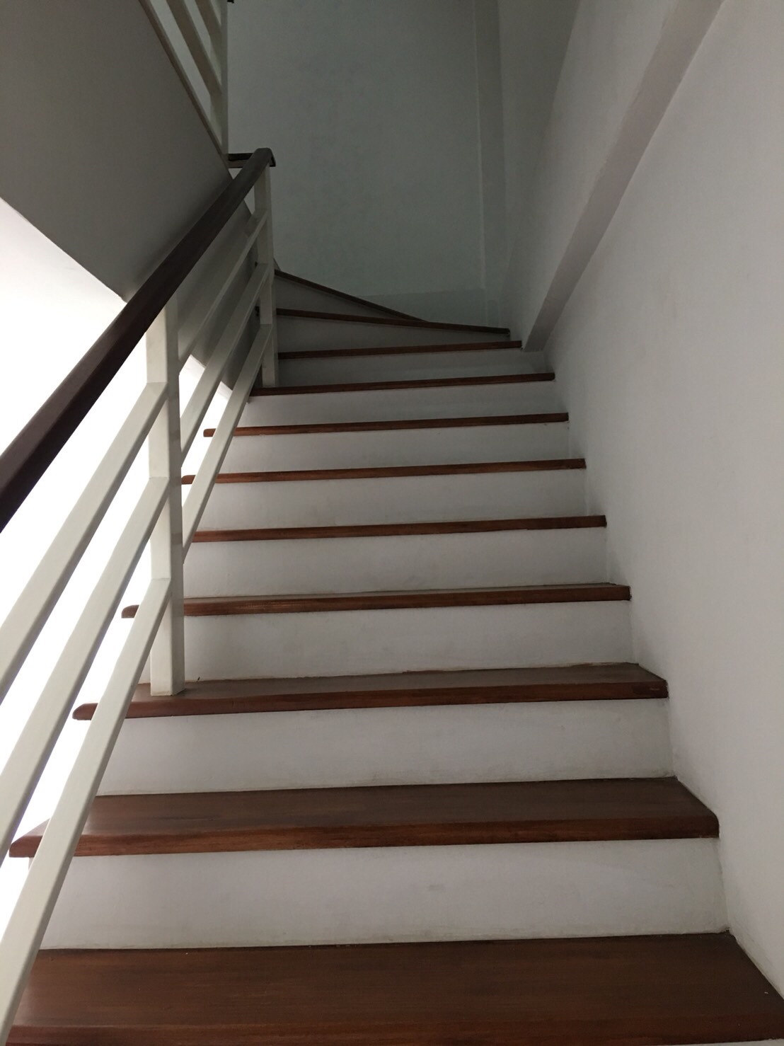 ให้เช่าทาวน์โฮม โฮมออฟฟิศ 3 ชั้น 3 คูหาติดกัน ชั้นล่างทะลุถึงกัน