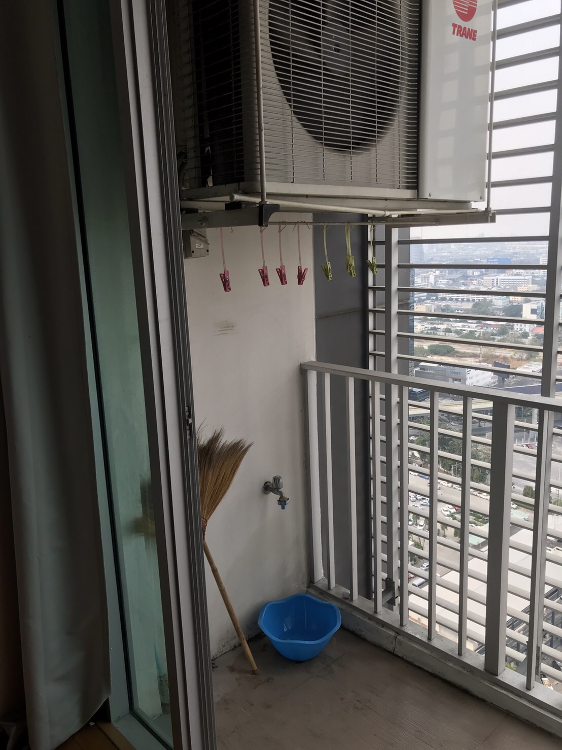 ขายด่วนคอนโด Abstracts Phahonyothin Park (แอ็บสแตร็กส์ พหลโยธิน พาร์ค 1 ห้องนอน 1 ห้องน้ำ ขนาด 44.19 ตรม ชั้น 31 วิว ตึกช้าง