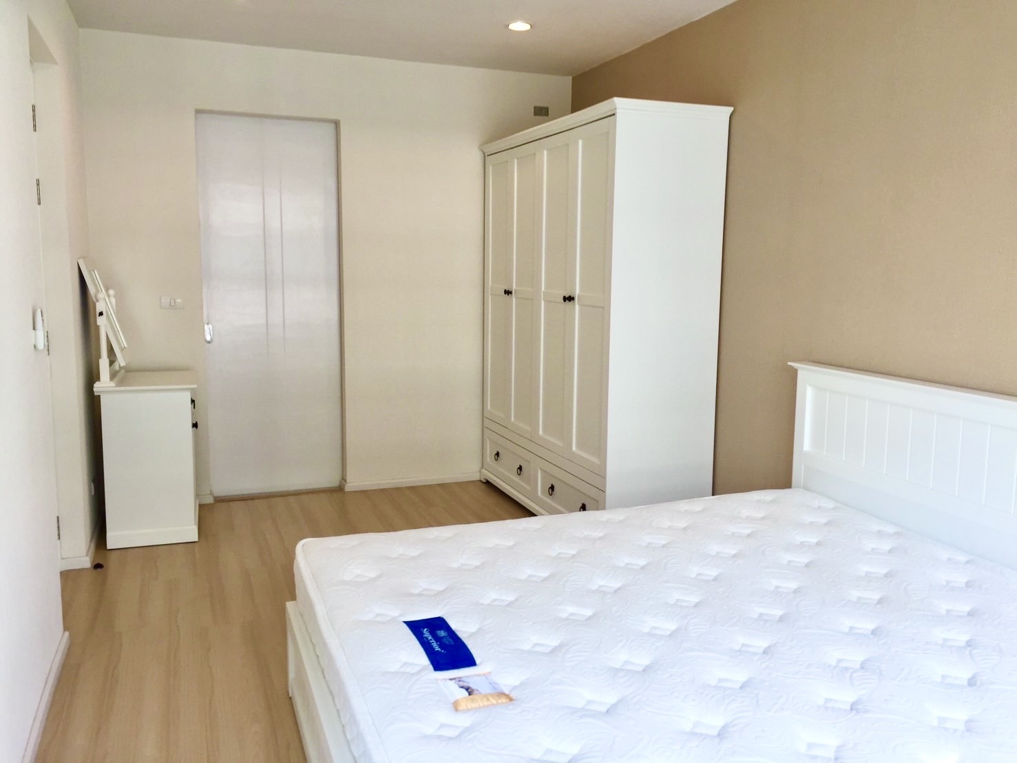 🔥 โอกาสดี! ขายห้อง โครงการ Happy Condo ลาดพร้าว 101 (Happy Condo Ladprao 101) แต่งใหม่ทั้งห้อง เฟอร์ครบ พร้อมอยู่ทันที หรือจะซื้อพร้อมผู้เช่าก็ได้! 🔥