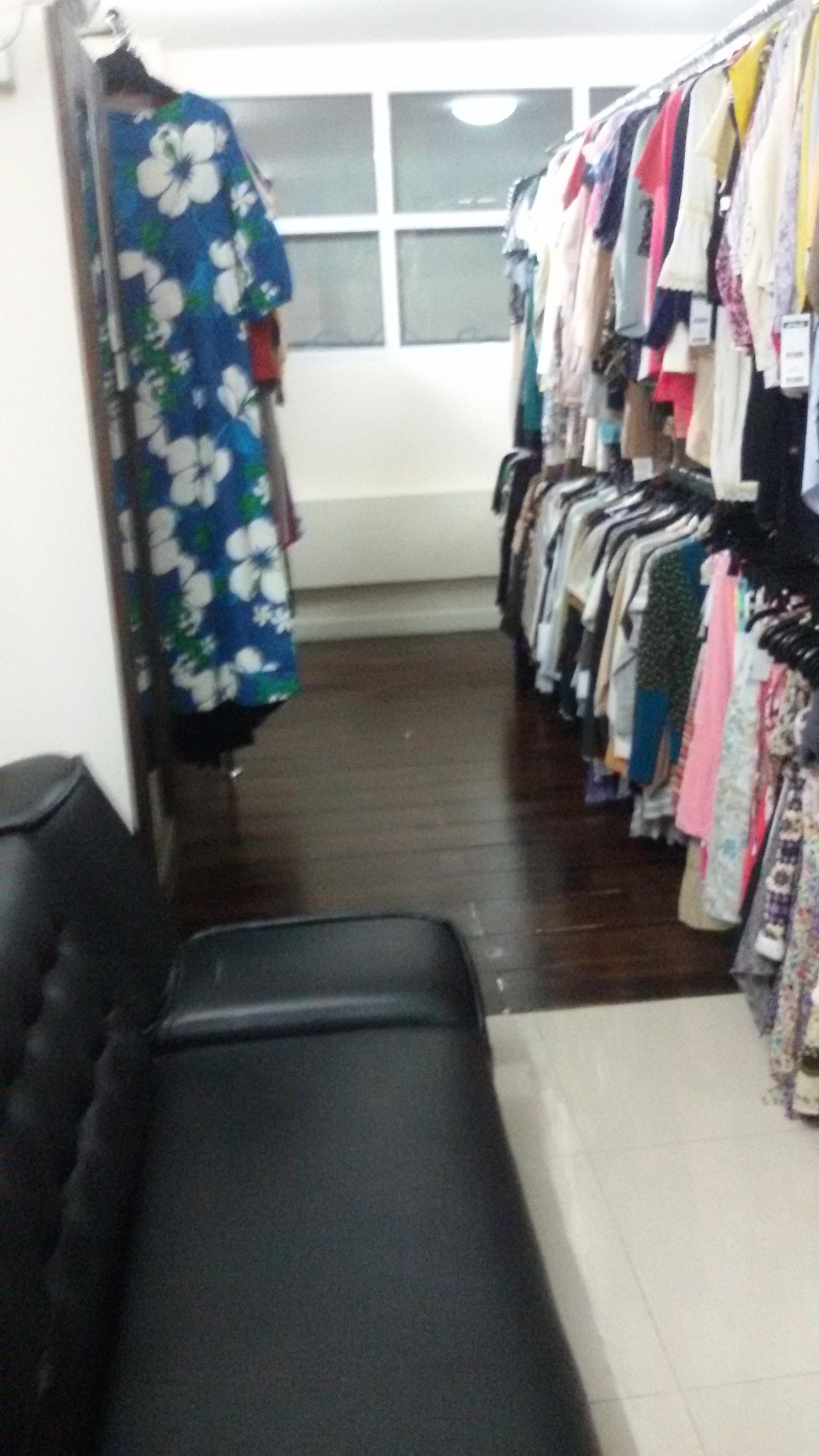 ขายตึกแถวอาคารพาณิชย์ 5 ชั้น ห้องมุม ชั้นลอยต่อเติมเต็มพื้นที่ มีชั้นใต้ดิน หน้ากว้าง 6 เมตร ตัวตึกติดถนนใหญ่