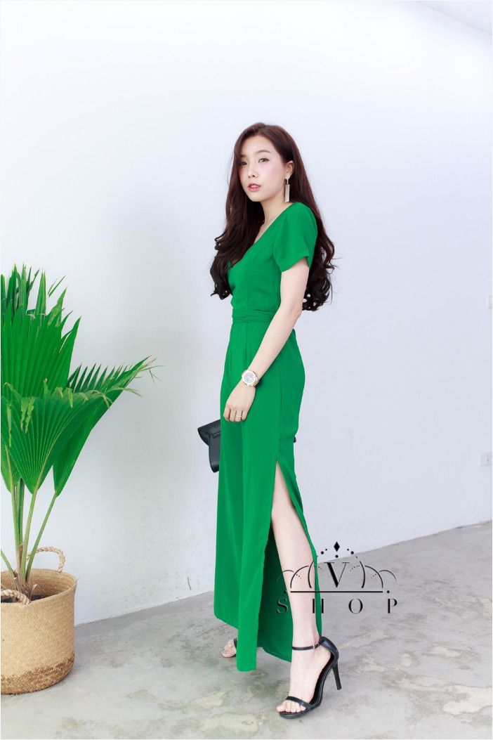 จั๊มสูทขายาวสีเขียว ผ้าทิ้งตัว ใส่สบาย ทรงสวย ดีเทลเก๋ๆผ่าข้าง