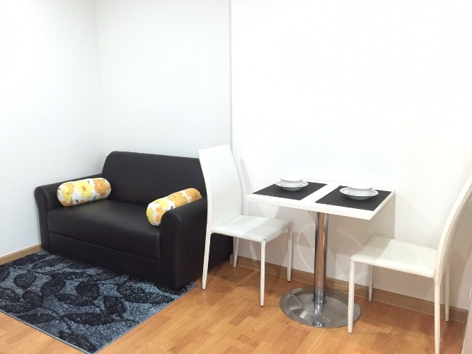 ให้เช่าคอนโด The President Sathorn-Ratchaphruek เช่า เดือนละ 13,000-15,000 บาท ตั้งอยู่บนหัวมุม