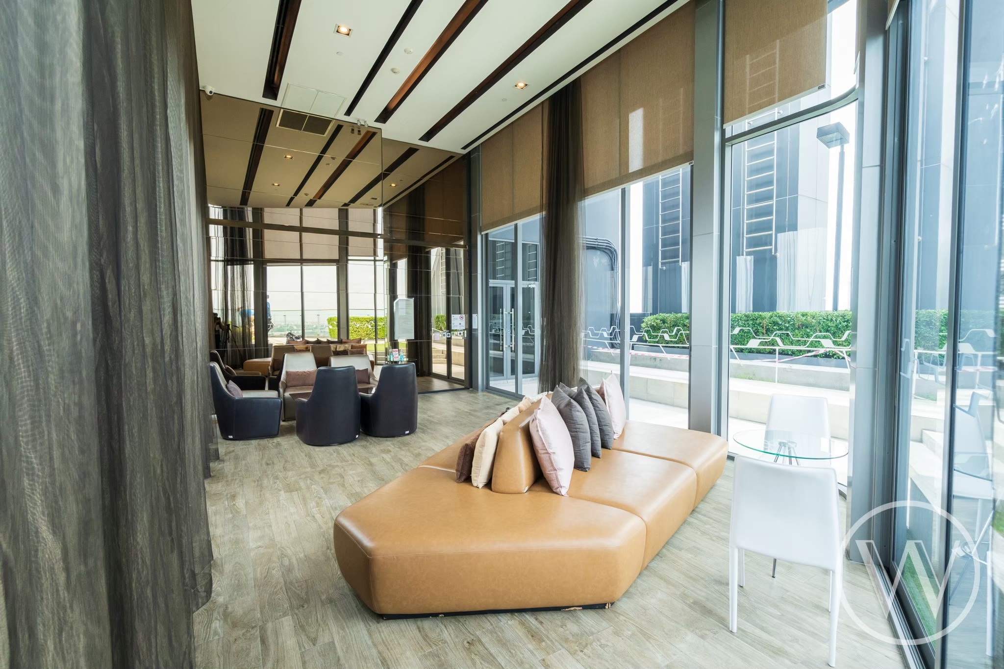 ขายคอนโดหรูติด BTS บางนา IDEO MOBI Sukhumvit Eastgate ไอดีโอ โมบิ สุขุมวิท อีสท์เกต ห้องสตูดิโอขนาด 22 ตร.ม. ชั้น 11 วิวสระว่ายน้ำ