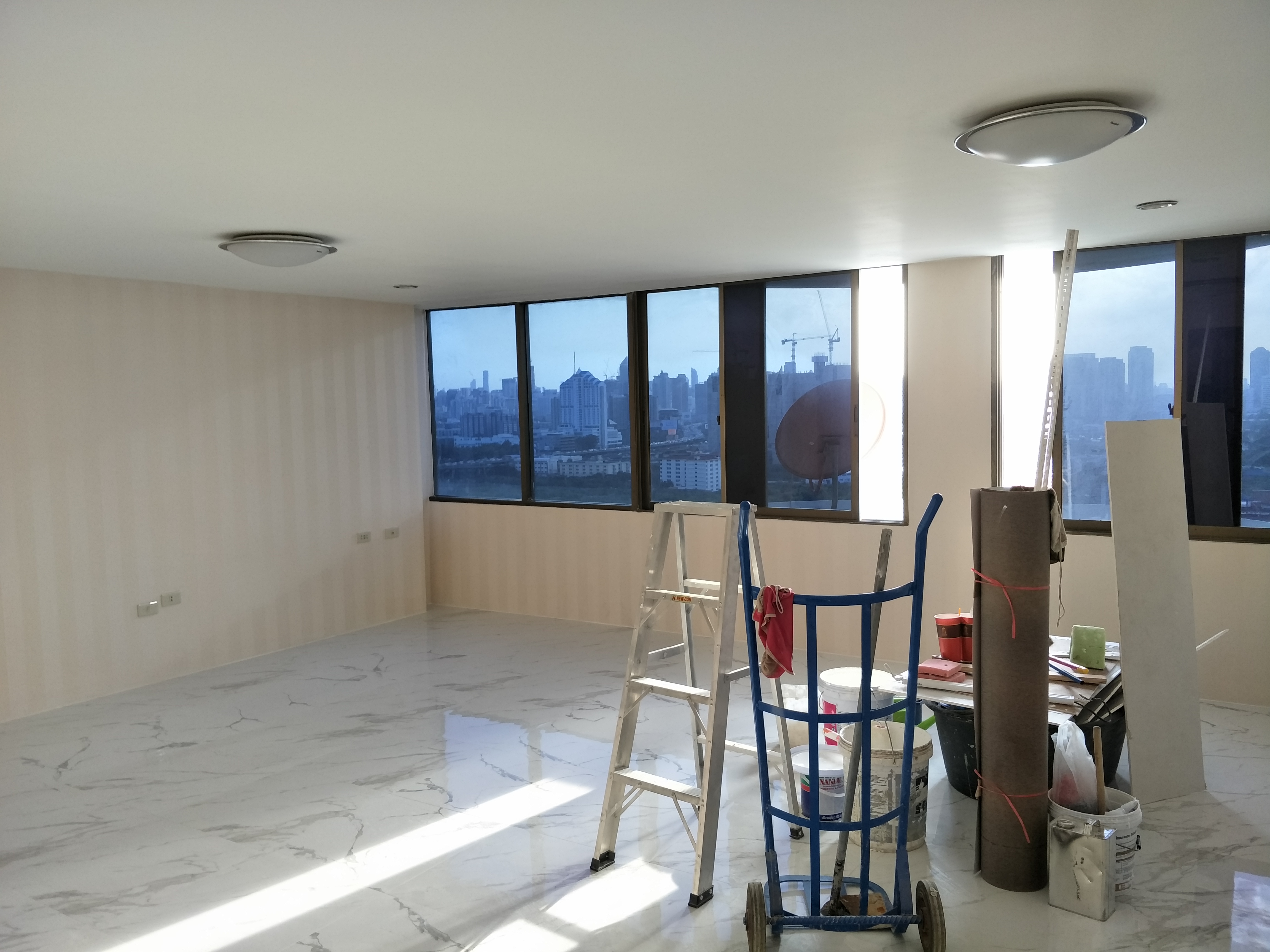 ขาย / ให้เช่าคอนโด Royal Nine Residence (รอยัล ไนน์ เรสซิเดนท์ ซอย พระรามเก้า 17 ) 1 ห้องนอน 1 ห้องน้ำ ชั้น 21 วิวหันหน้าไปทาง central พระรามเก้า