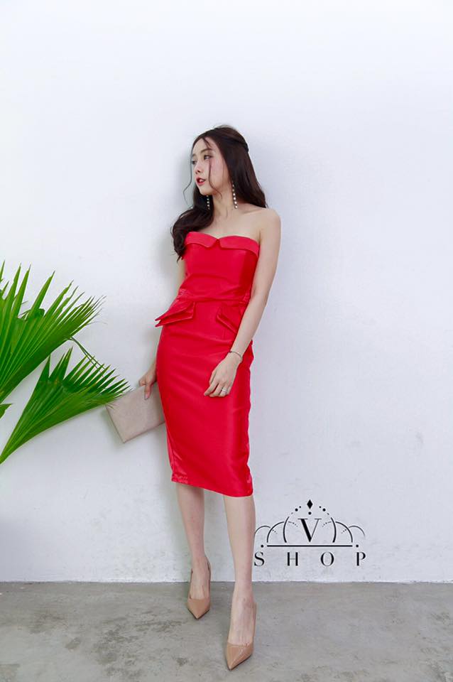 ชุดออกงาน ชุดไปงานแต่งงานสีแดง เดรสเกาะอก ผ้าไหมเทียม ลุคสวยหรู เซ็กซี่