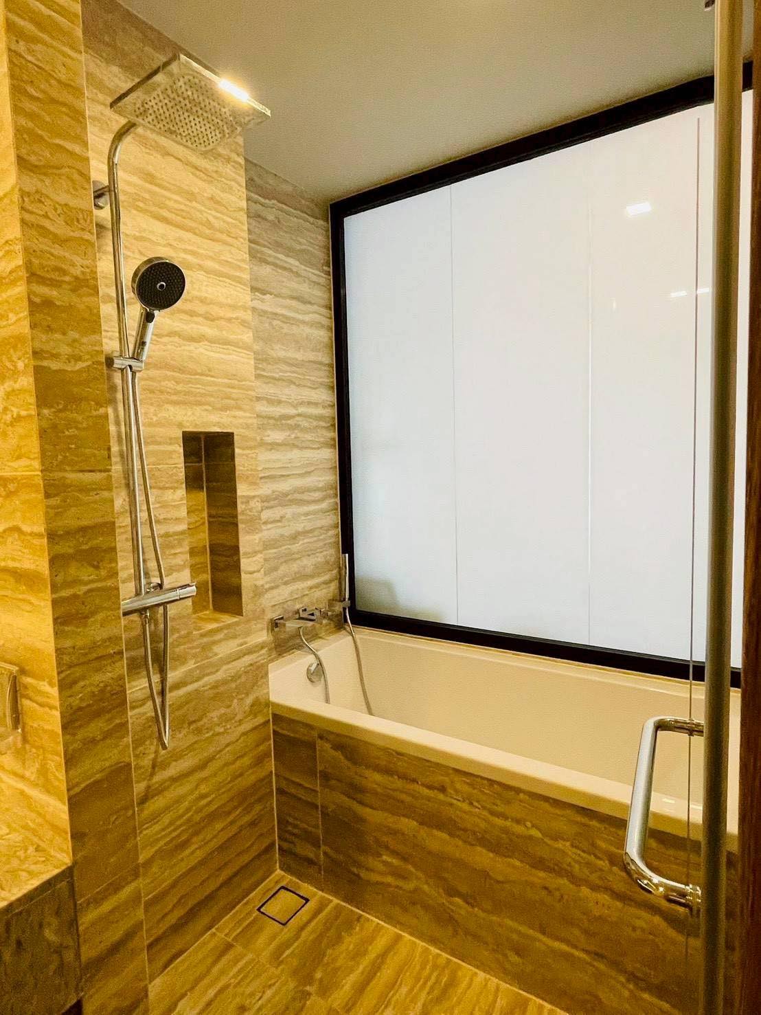 ขาย/ให้เช่าคอนโด เซอเลส อโศก / For Sale & For Rent Celes Asoke (English below)