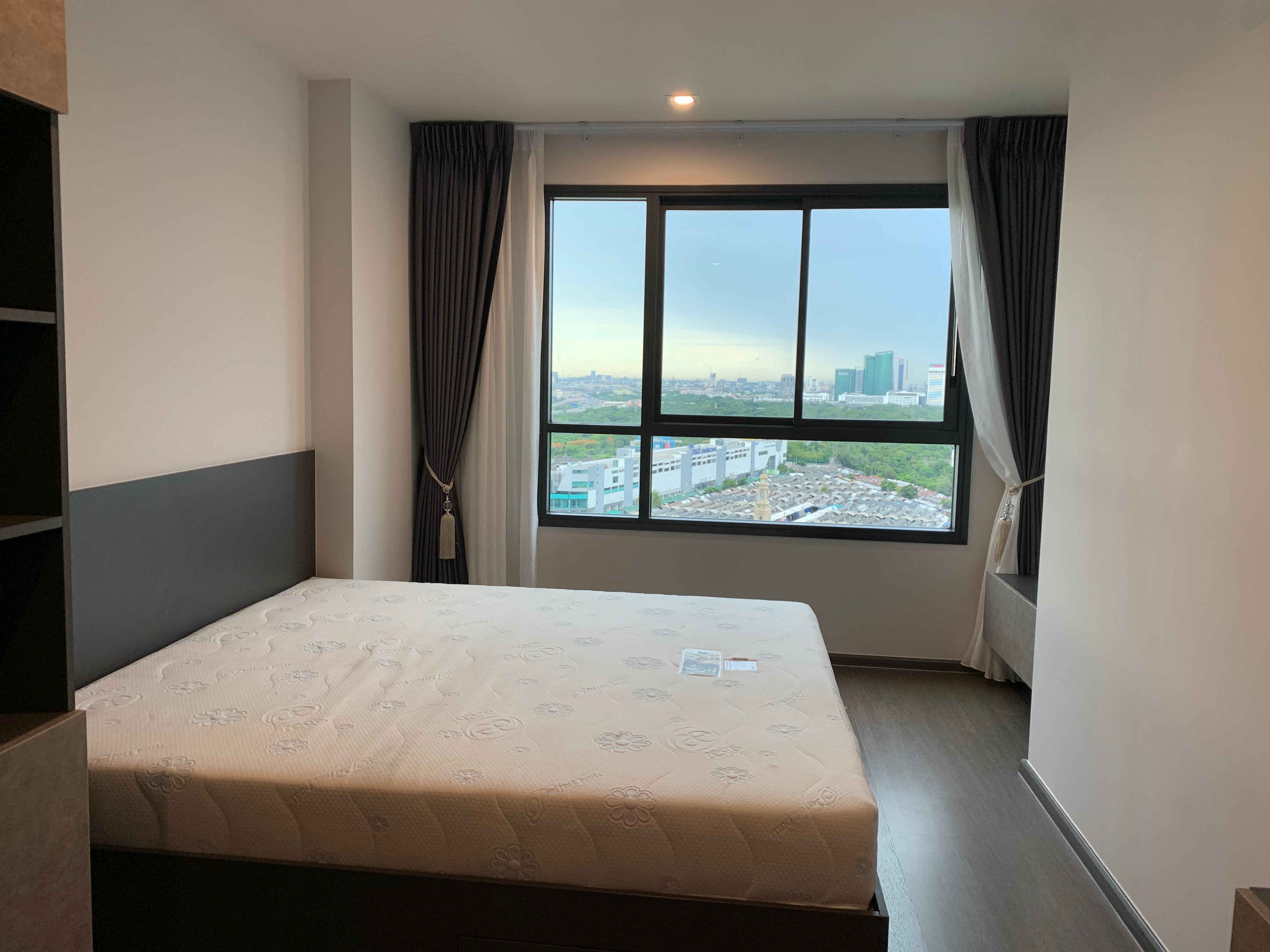 ให้เช่าคอนโด Ideo Phaholyothin Chatujak (ไอดีโอ พหลโยธิน จตุจักร) 2 ห้องนอน 1 ห้องน้ำ ขนาด 48 ตรม ชั้น 26 ตำแหน่งดีที่สุดของโครงการ