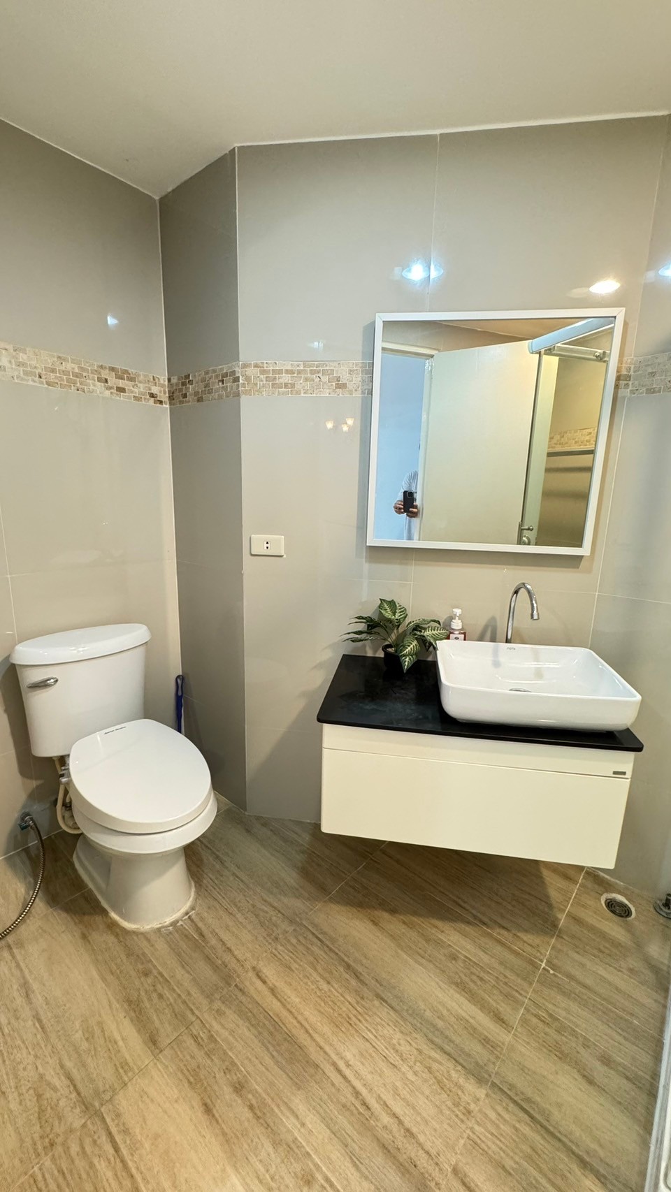 ให้เช่าคอนโด Rama Harbour view condo (รามา ฮาร์เบอร์ วิว คอนโด) ชั้น 7 วิวทะเล 2 ห้องนอน 2 ห้องน้ำ ขนาด 110 ตรม + พื้นที่ระเบียง