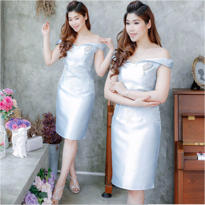 ชุดออกงาน ชุดไปงานแต่งงานสีฟ้า เข้ารูป เปิดไหล่ ผ้าไหมอิตาลี แนวหวานๆ สวยหรู ดูดี