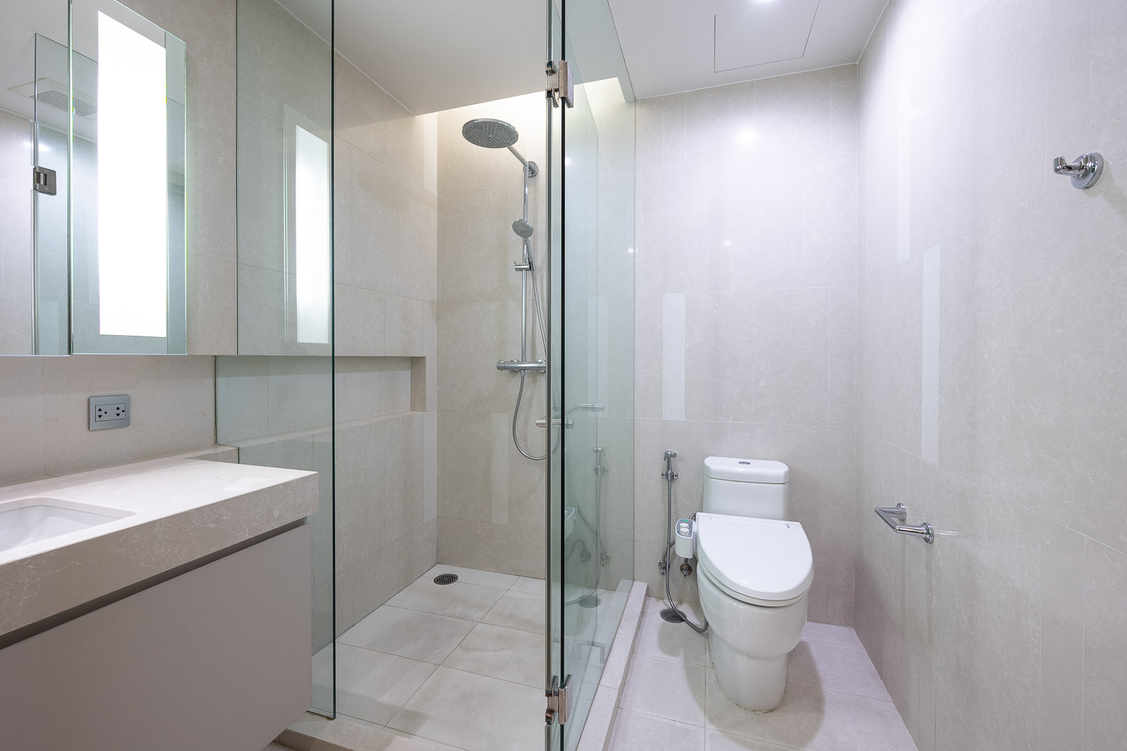 ให้เช่าคอนโด Quattro by Sansiri (ควอทโทร บาย แสนสิริ) มีทั้ง 1-3 ห้องนอน ห้องใหม่ยังไม่เคยพัก แต่งครบพร้อมเข้าอยู่