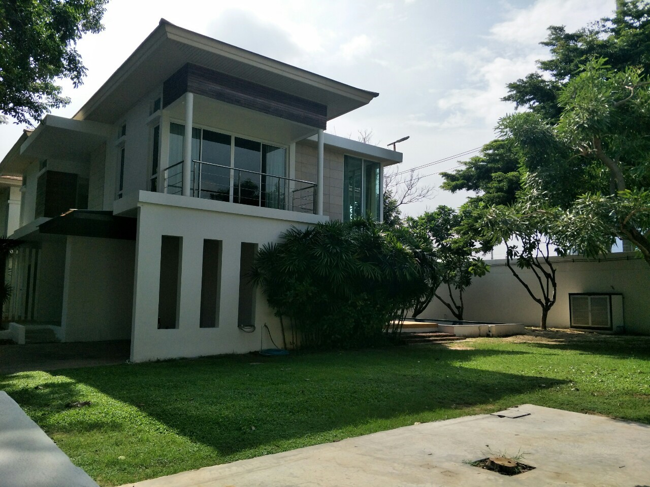 ห้เช่าบ้านเดี่ยว หมู่บ้าน นวธานี โซน เรสซิเดนซ์ Navatanee Residence หมู่บ้าน Luxury โครงการ อยู่ติดถนนเกษตร-นวมินทร์ตัดใหม่ ว่าง