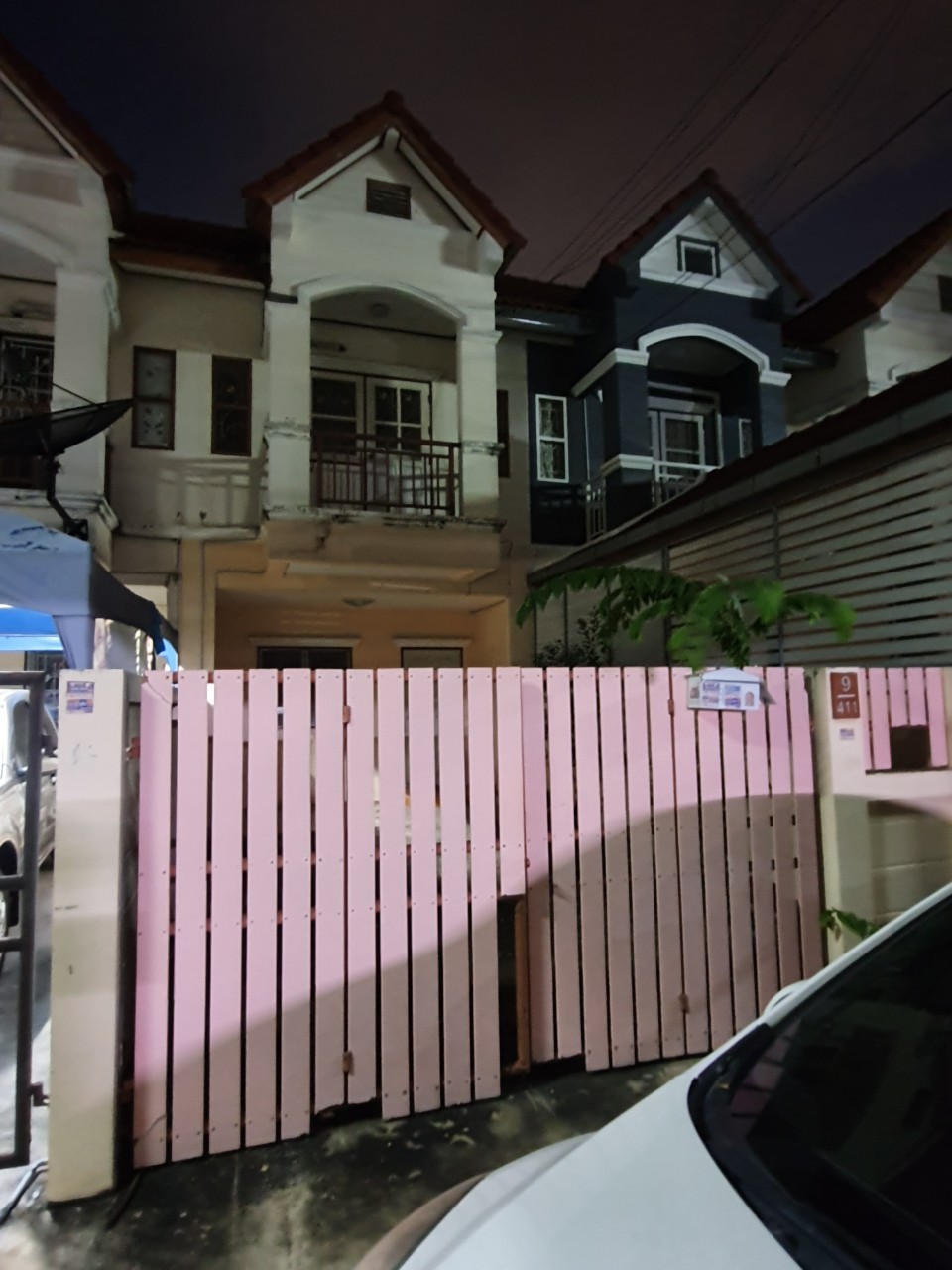 ให้เช่าทาวน์เฮ้าส์ 2 ชั้น หมู่บ้านกานต์มณีพาร์ค บางกรวย - ไทรน้อย 2 ห้องนอน 2 ห้องน้ำ 1 จอด (ในหมู่บ้านมีคลับเฮ้าส์ ให้บริการ)