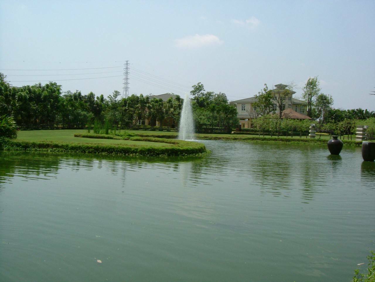 ขาย / เช่า บ้านโกลเด้น นครา (Golden Nakara) บ้านเดี่ยว 2 ชั้น fully furnished แอร์ทั้งหลัง