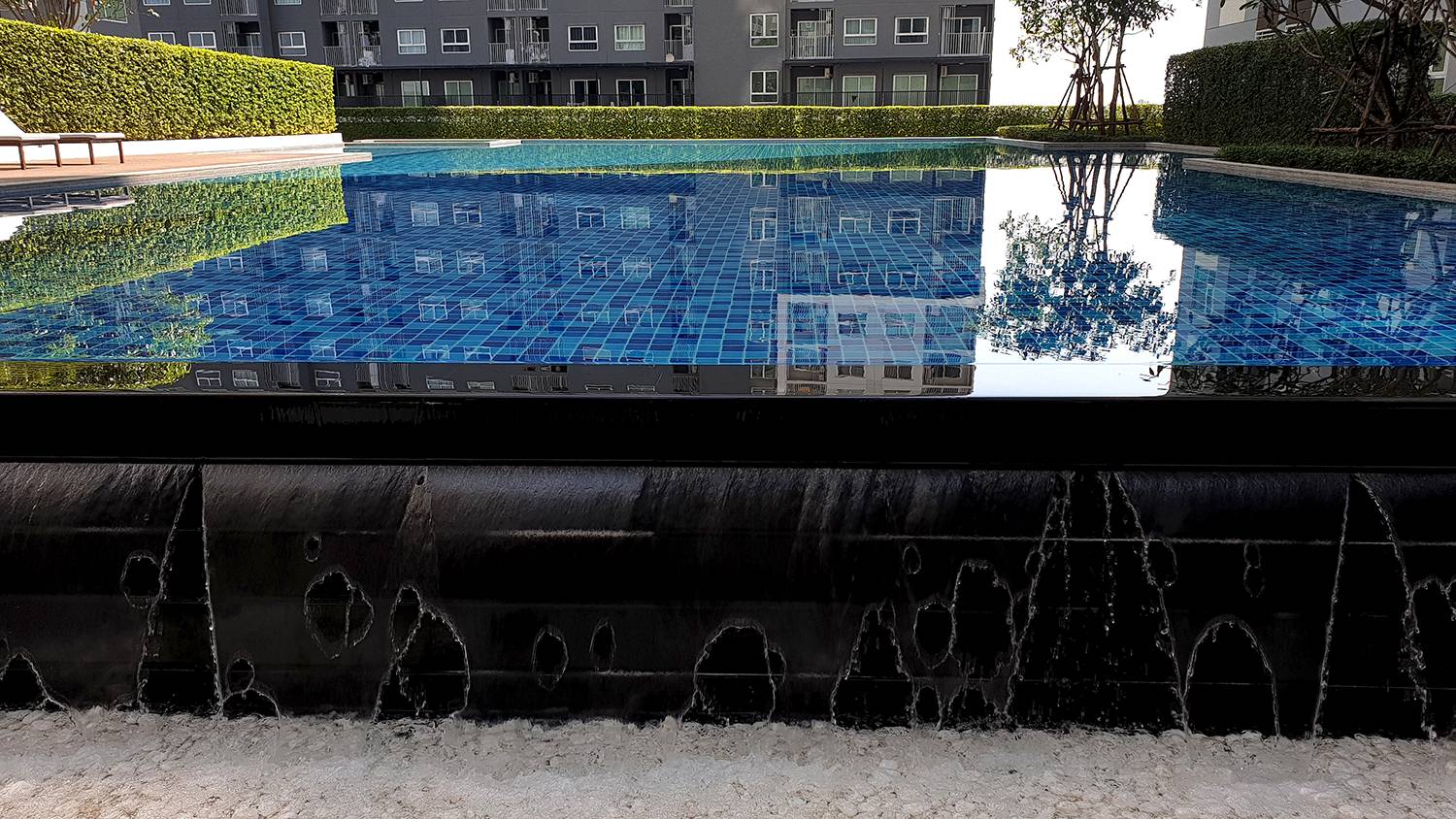 ขายคอนโด Aspire Erawan (แอสปาย เอราวัณ) 2 ห้องนอน 2 ห้องน้ำ 47 ตรม. เป็นห้องมุม