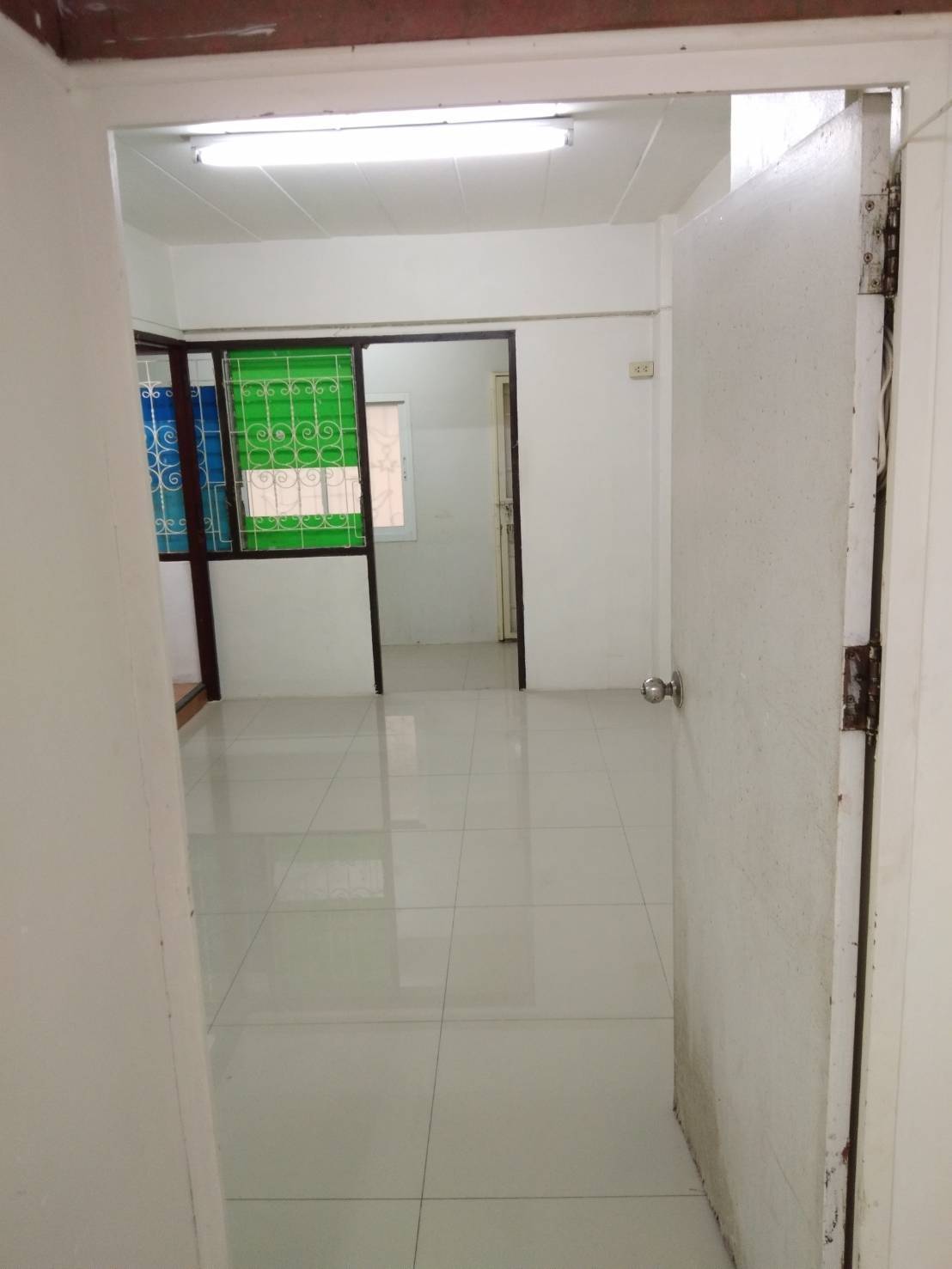 ให้เช่า ตึกแถว 1 ห้อง อยู่ตลาดใหม่ดอนเมือง 4 ชั้น + ชั้นลอย