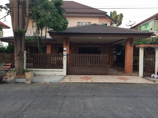 ขายบ้านเดียวหมู่บ้าน ลภาวัน โครงการ 9 ถนนเลียบคลองแอน 4 ห้อง 3 ห้องน้ำ 1 ห้องนั่งเล่น 1 ห้องโถง 1 ห้องครัว 1 ห้องทานอาหาร พื้นที่ 89 ตร.ว ถนนราชพฤกษ์