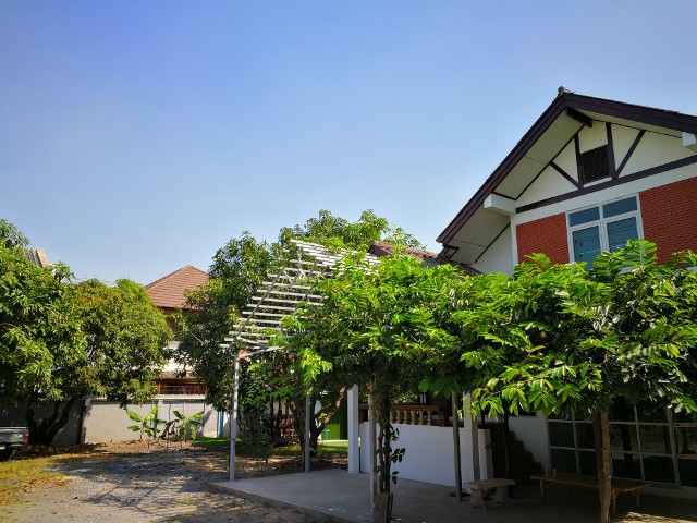 บ้านเดี่ยวชั้นเดี่ยวให้เช่า ดอนเมือง หน้าติดเซเว่น อยู่บนถนนช่างอากาศอุทิศ 10 บรรยากาศร่มรื่นย์