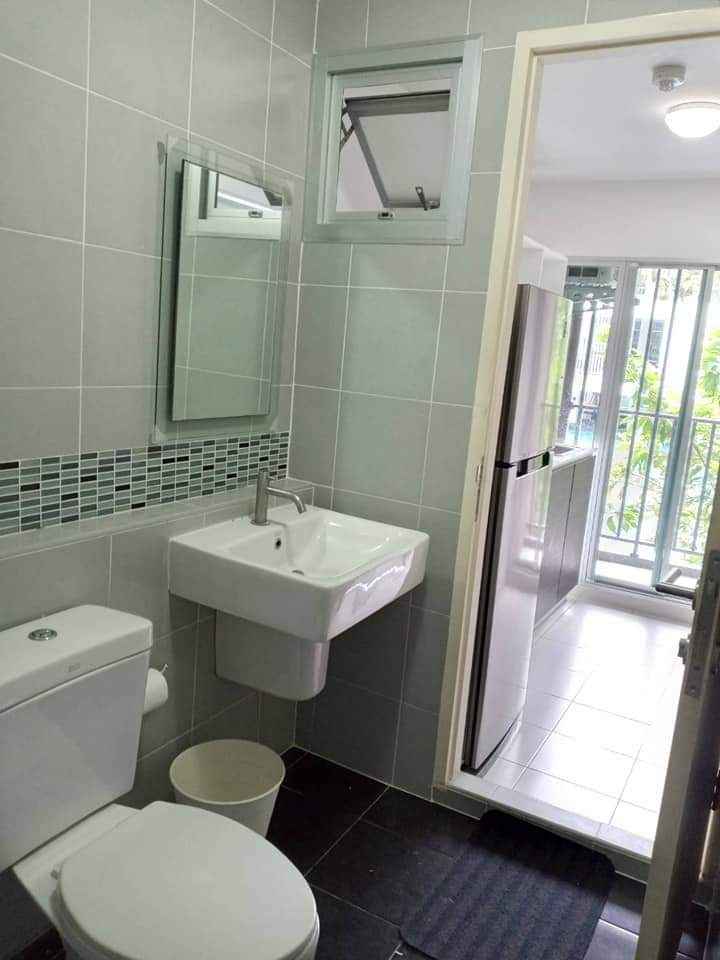 ให้เช่าคอนโด Dcondo Sukhumvit 109 : ดีคอนโด สุขุมวิท 109 วิวสระ เดือนละ 7500 บาท ห้องอยู่ชั้น 2 อาคาร B