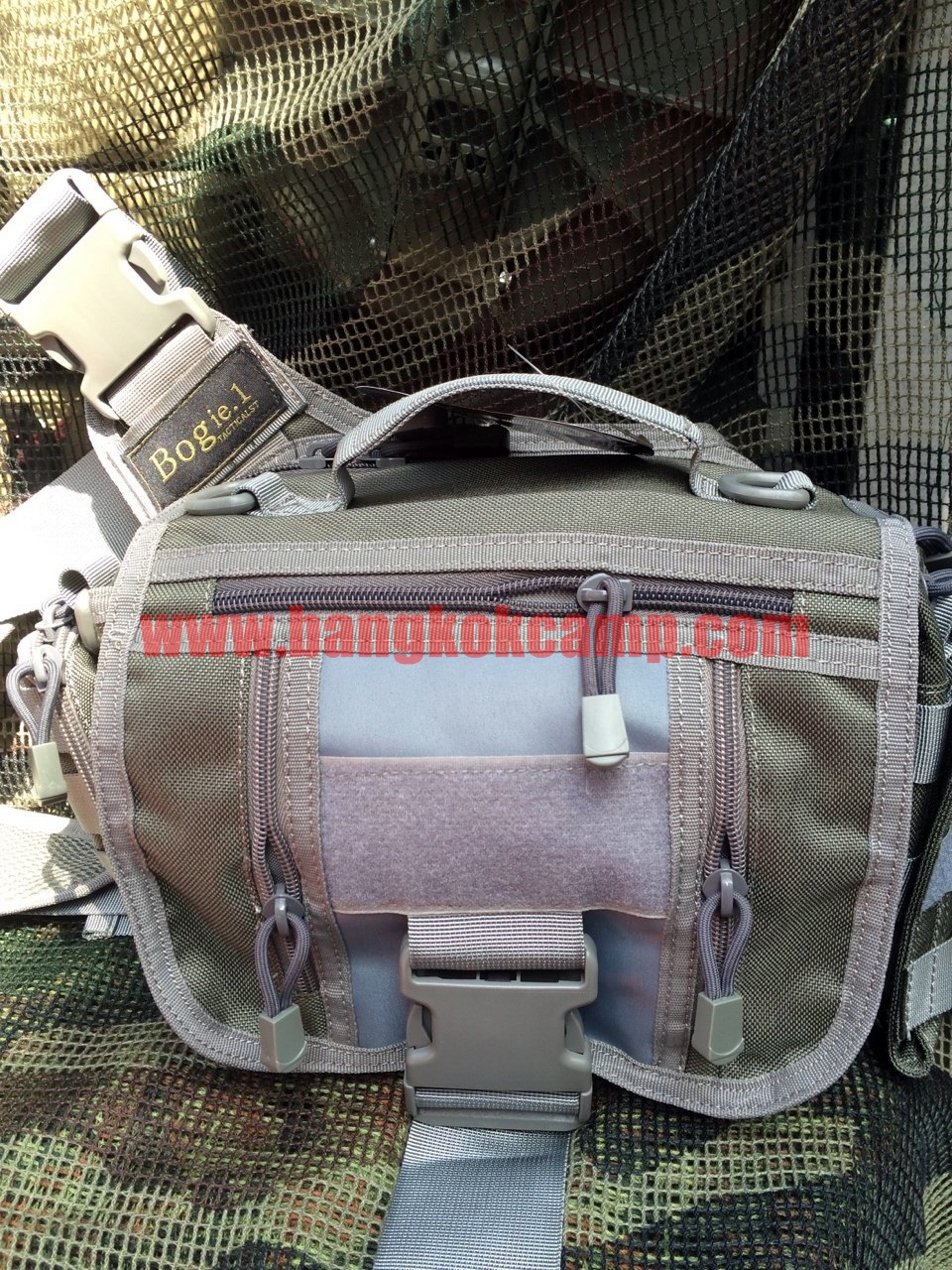 กระเป๋าซ่อนปืนขนาดกลาง ยี่ห้อโบกี้วัน แท้ 100% ขนาด 25x19x8 ซม. ผลิตจากผ้าคอร์ดูร่า (CORDURA) สี เทา