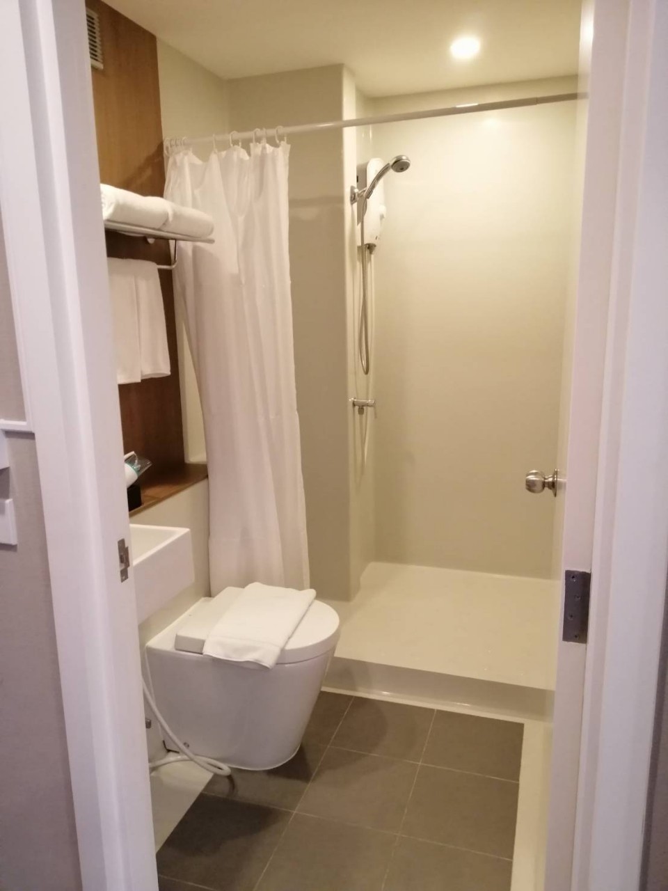 ให้เช่าคอนโด Blossom Condo @ Sathorn - Charoenrat (บลอสซั่ม คอนโด สาทร-เจริญราษฎร์ แบบ 1 ห้องนอน 1 ห้องน้ำ ขนาด30 ตรม อาคาร A