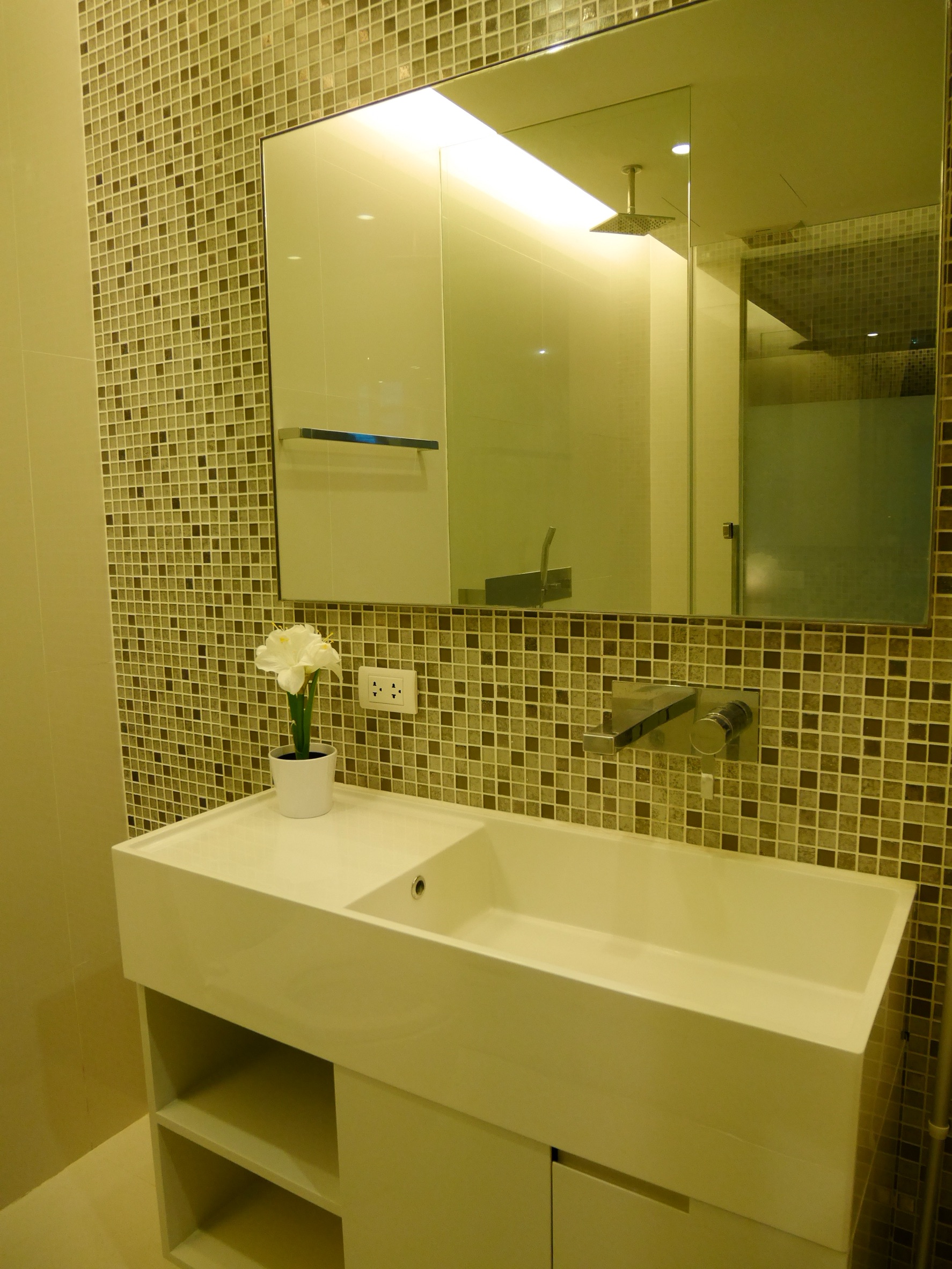 ห้เช่าคอนโด The Room Sukhumvit 21 (เดอะ รูม สุขุมวิท 21 อโศก ) 1 ห้องนอน 1 ห้องน้ำ ขนาด 50 ตรม