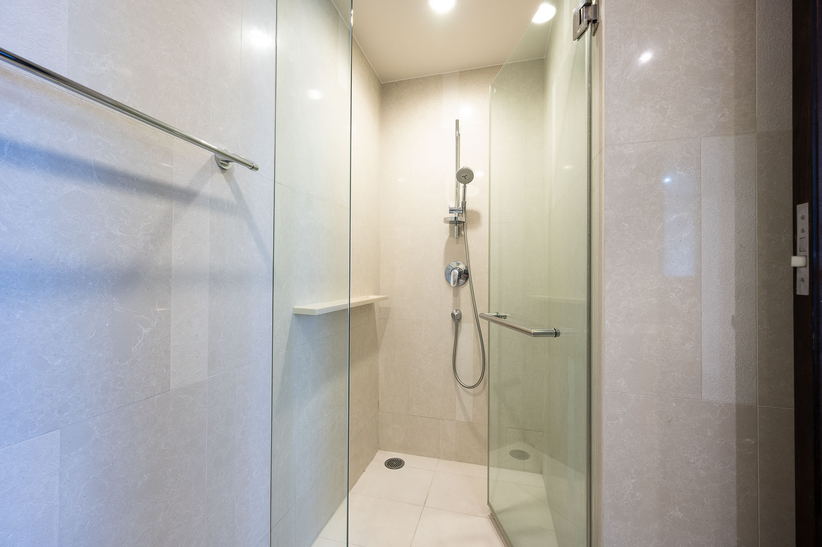 ให้เช่าคอนโด Quattro by Sansiri (ควอทโทร บาย แสนสิริ) มีทั้ง 1-3 ห้องนอน ห้องใหม่ยังไม่เคยพัก แต่งครบพร้อมเข้าอยู่