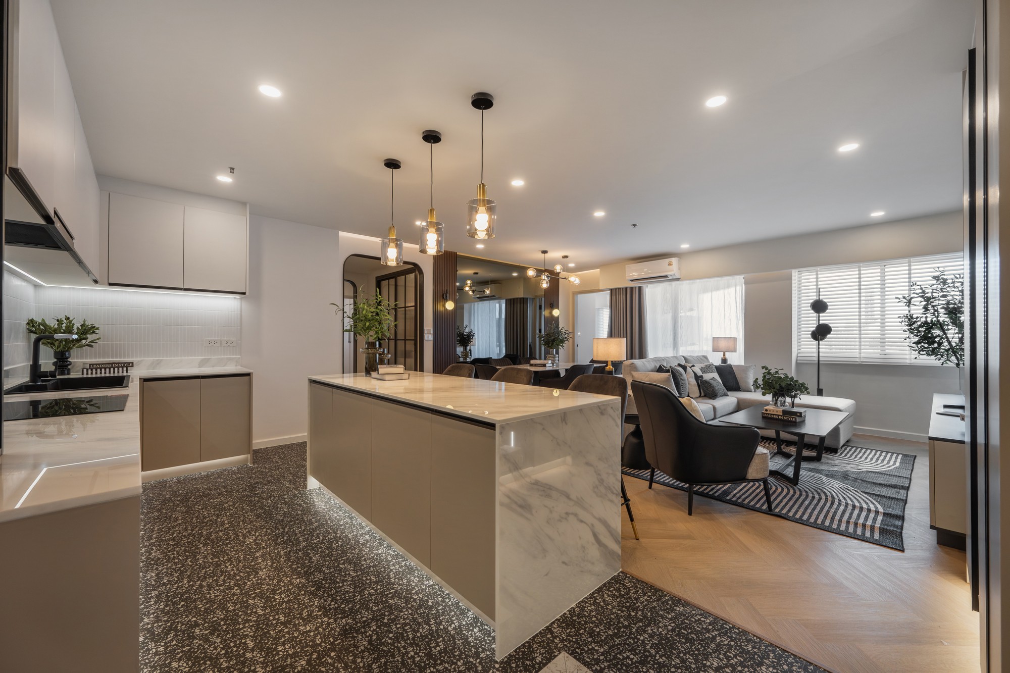 ขายคอนโด EXECUTIVE REGENT CONDO ห้องใหญ่ 140 ตร.ม. | 4 ห้องนอน 2 ห้องน้ำ