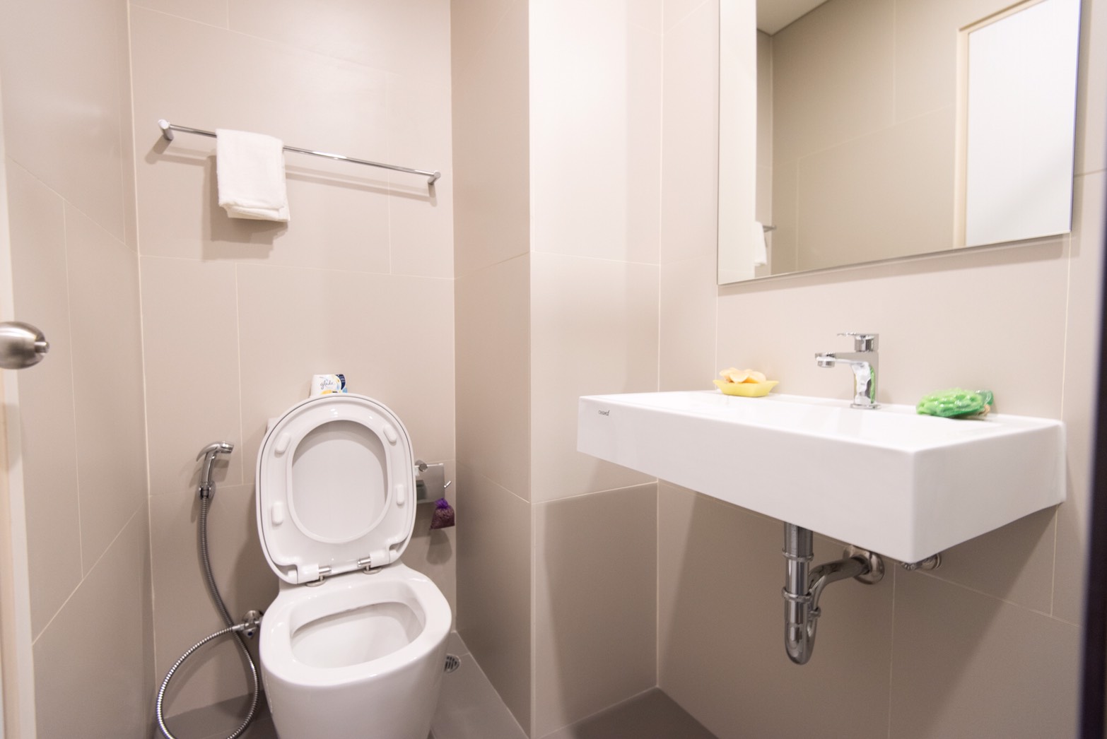 ให้เช่าคอนโดใหม่ Lumpini Park Vibhavadi - Chatuchak (ลุมพินี พาร์ค วิภาวดี-จตุจักร) ห้อง Studio ห้องมุม ชั้นสูง วิวสระ ชั้น 18