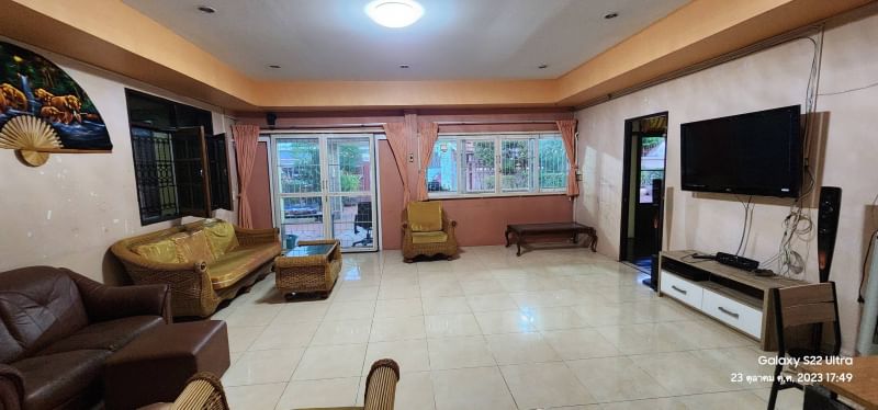 ให้เช่าบ้านเดี่ยวไซส์ใหญ่ ขนาด 270 ตรว. ราคา 52,000 บาทต่อเดือน สัญญา1ปี พร้อมเฟอร์นิเจอร์