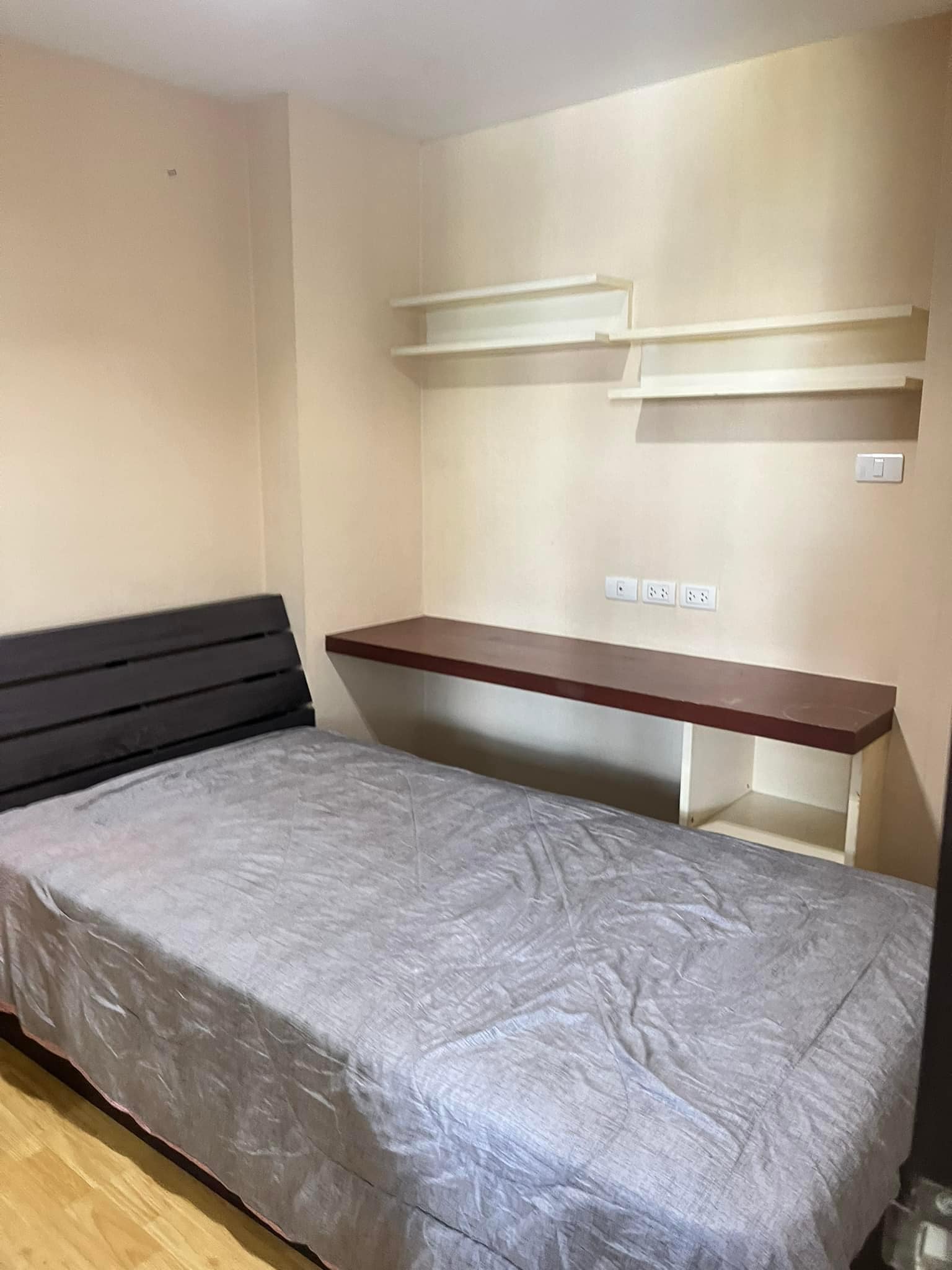 ขาย / ให้เช่าคอนโดหรูใจกลางเมืองย่านเรียบด่วน Town in town คอนโด J.W. Boulevard Srivara (เจ ดับบลิว บูเลอวาร์ด ศรีวรา) 2 ห้องนอน