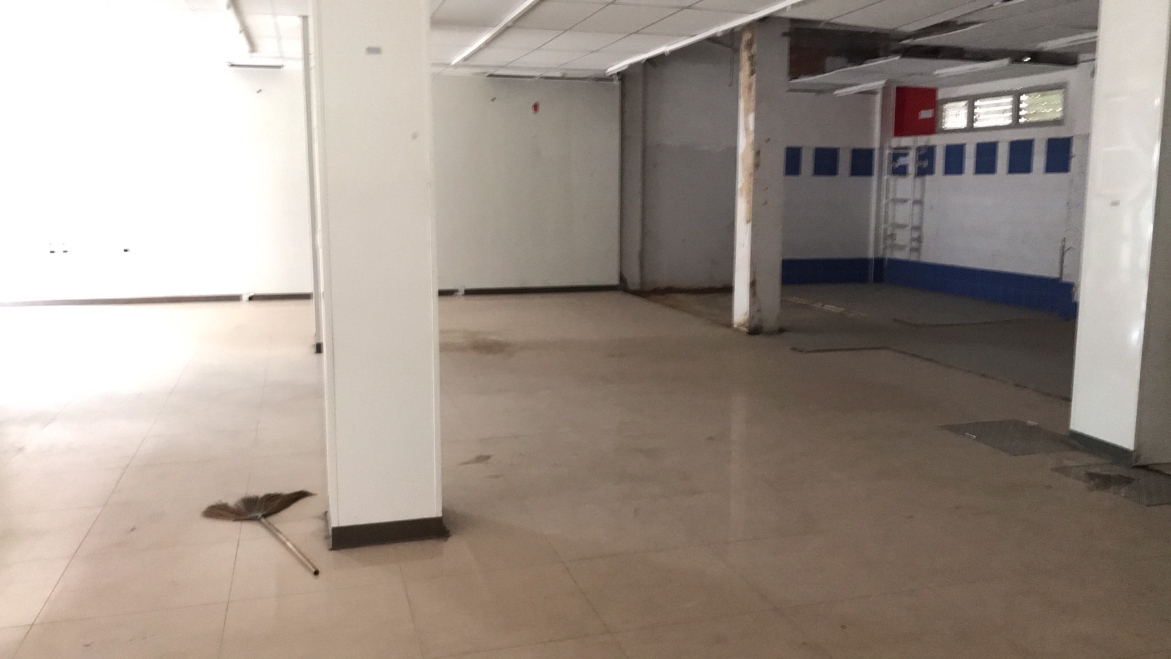 ขายตึกแถวอาคารพาณิชย์ 3 คูหาติดกัน 4 ชั้น + ดาดฟ้า ตั้งอยู่ที่ ป่าตอง จังหวัดภูเก็ต