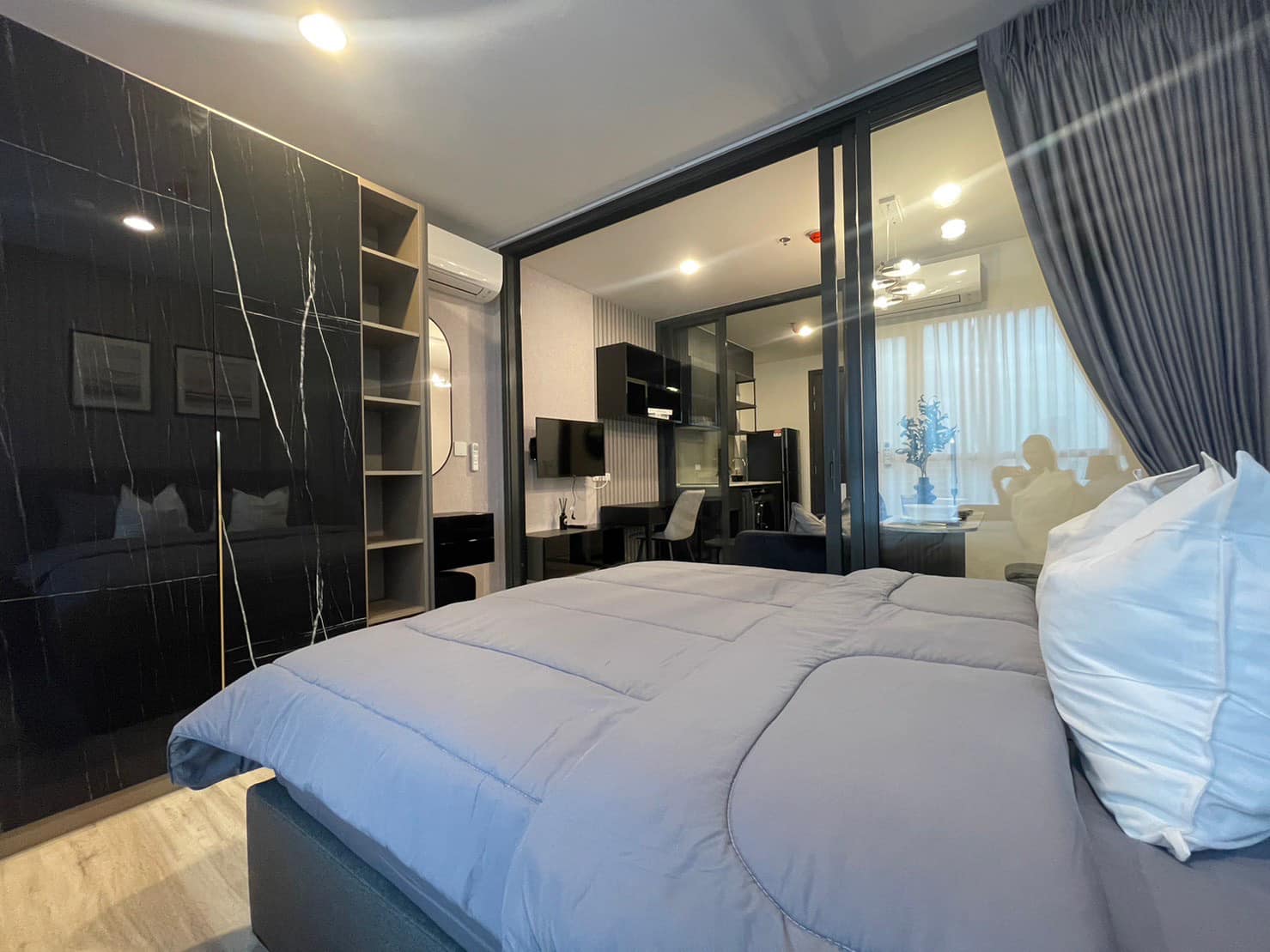 ให้เช่าคอนโด XT Huaikhwang (เอ็กซ์ที ห้วยขวาง) 1 ห้องนอน ขนาด 30 ตรม ชั้น 32 ห้องแต่งครยพร้อมอยู่