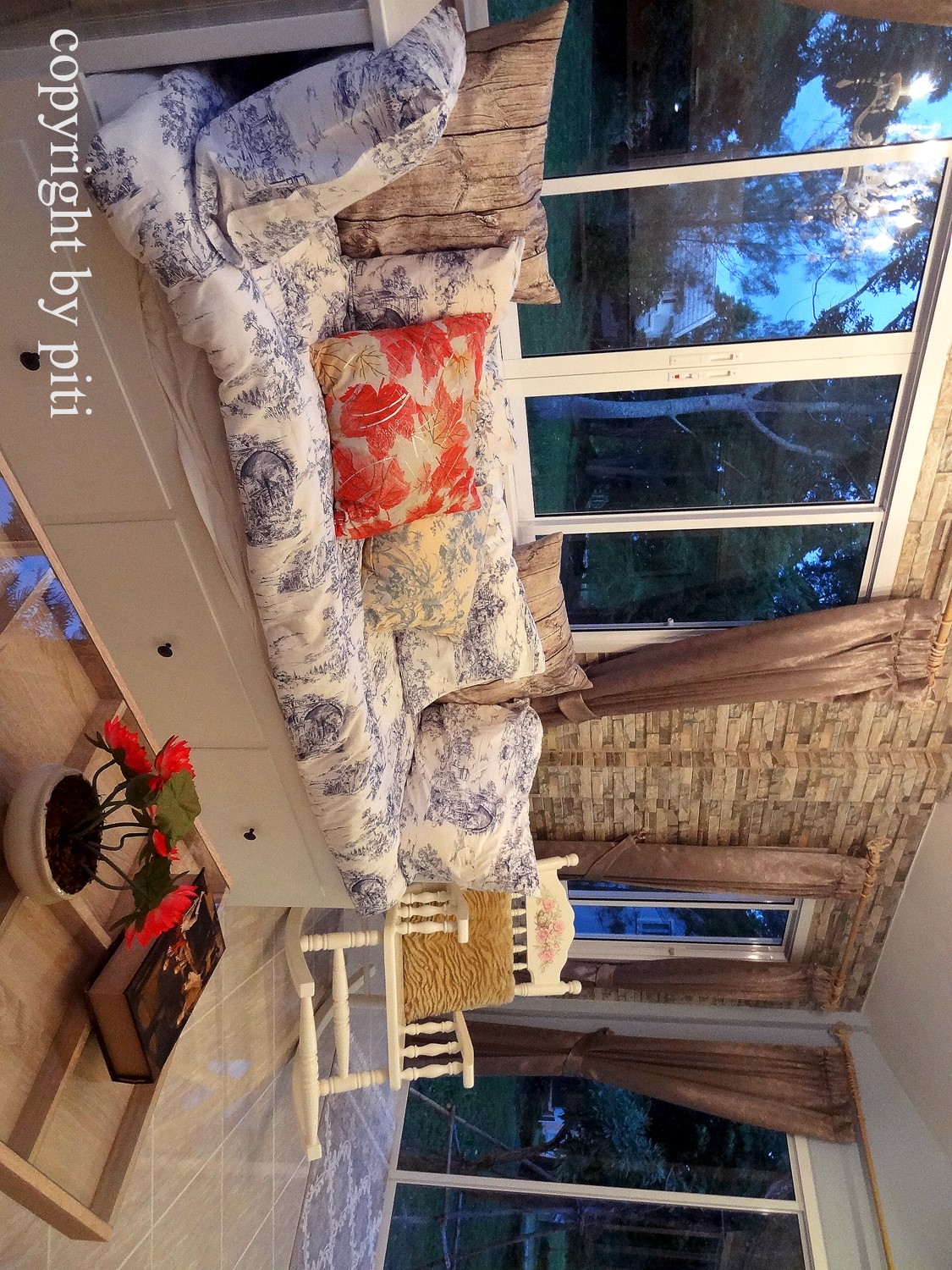 รหัสทรัพย์ 32240 ให้เช่า / ขาย บ้านเดี่ยว 2 ชั้น ใน Brookside Valley Rayong ใกล้ทะเลสาบ ( เดินแค่ 20 วินาที ) เนื้อที่ 105 ตรว. 3 ห้องนอน 2 ห้องน้ำ โซฟาสามารถปรับเป็นเตียงนอนได้