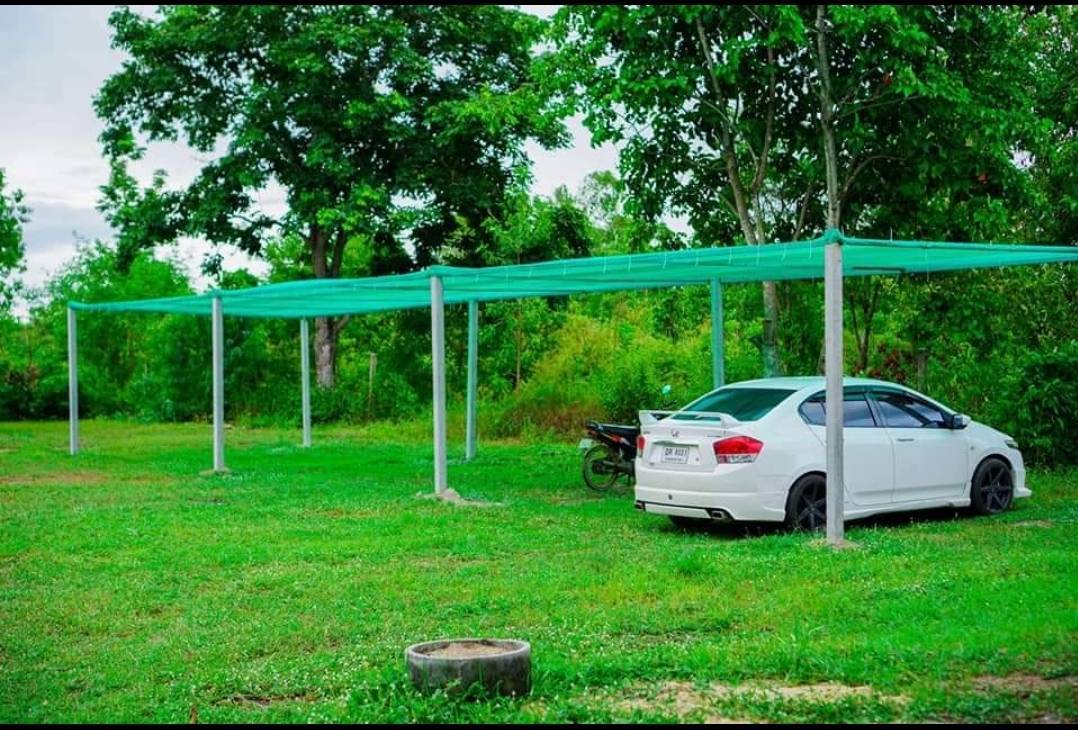 ขายที่ดินถมแล้ว ขนาดพื้นที่ ประมาณ 3 ไร่ 1 งาน 90 ตรว. ขายราคา 4 ล้านต่อรองได้ หน้ากวาง 10 วา ยาว 120 วา ท้ายไร่กว้าง 15 วา