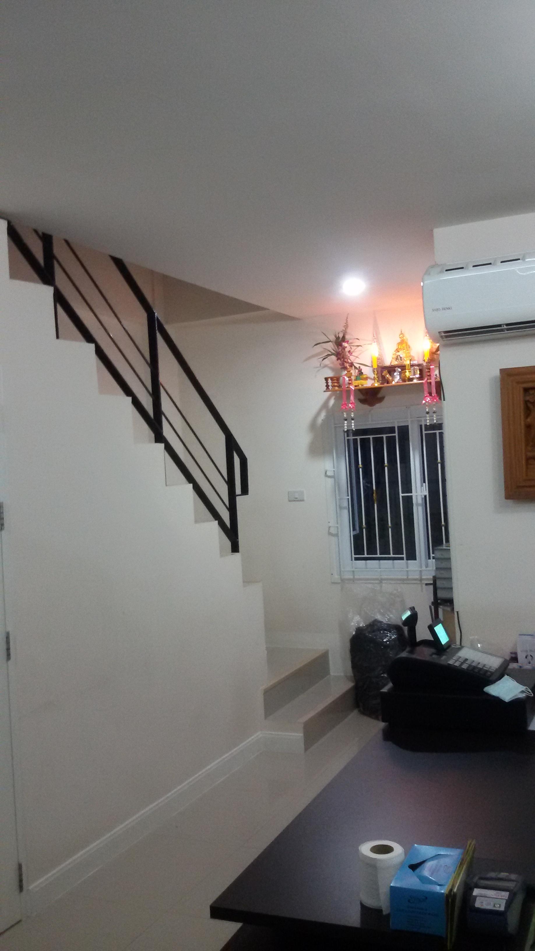 ขายตึกแถวอาคารพาณิชย์ 5 ชั้น ห้องมุม ชั้นลอยต่อเติมเต็มพื้นที่ มีชั้นใต้ดิน หน้ากว้าง 6 เมตร ตัวตึกติดถนนใหญ่