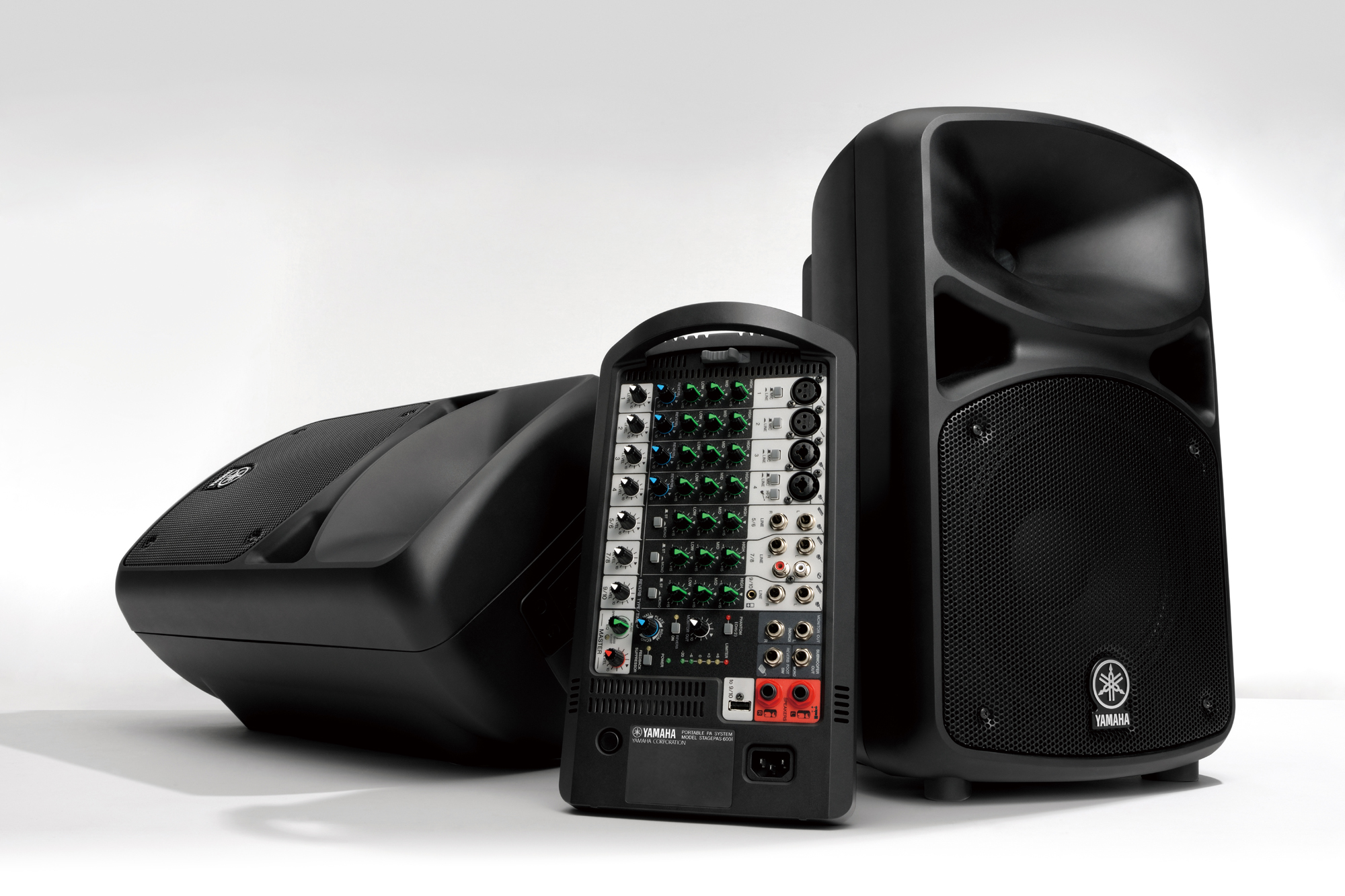 YAMAHA STAGEPAS 600i / Portable PA system with 10-channel powered mixer