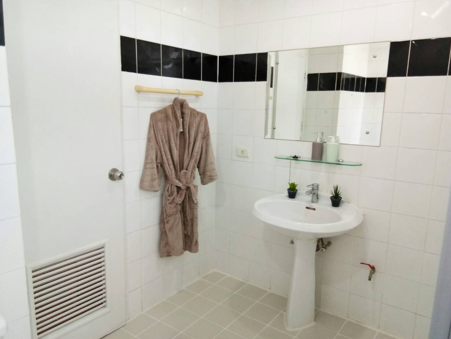 รหัสทรัพย์ 65614 (ห้องเลขที่ 203 ) ให้เช่าคอนโด The Waterford Park Sukhumvit 53 THONG LOR 5