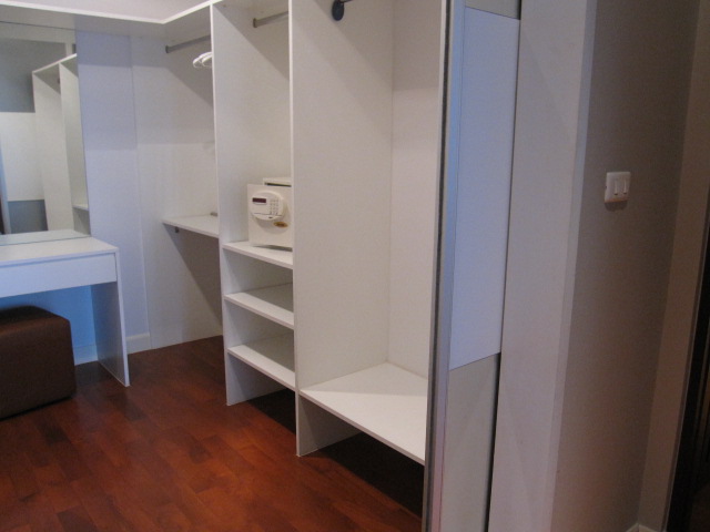 ให้เช่าคอนโด Siri Residence (สิริ เรสซิเด้นซ์) มีทั้ง 1-3 ห้องนอน ห้องใหม่ยังไม่เคยพัก แต่งครบพร้อมเข้าอยู่