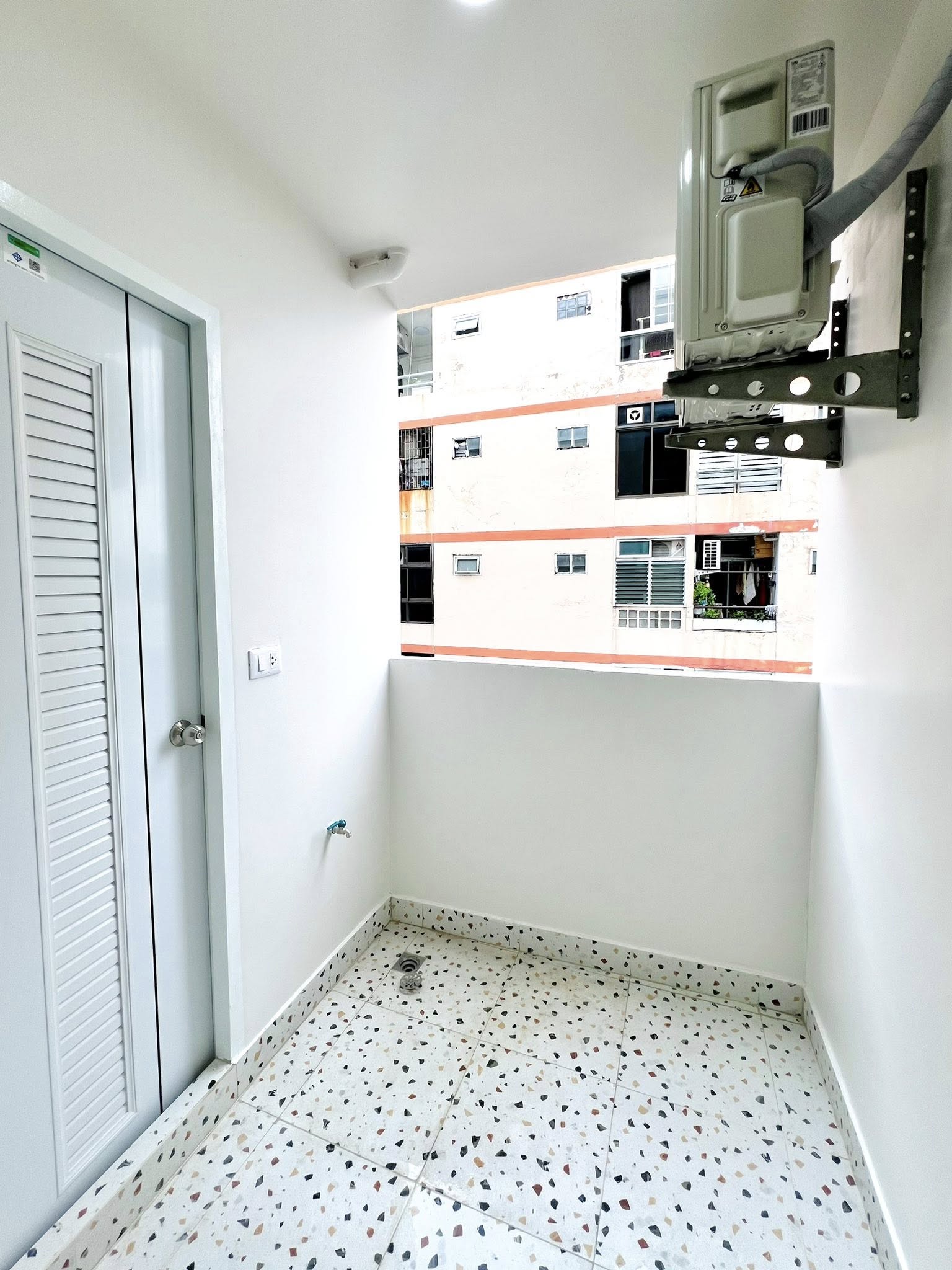 Pet-Friendly Condo! เลี้ยงสัตว์ได้ #ขายคอนโดต่ำกว่าล้าน รีโนเวทใหม่ เฟอร์ครบ พร้อมอยู่