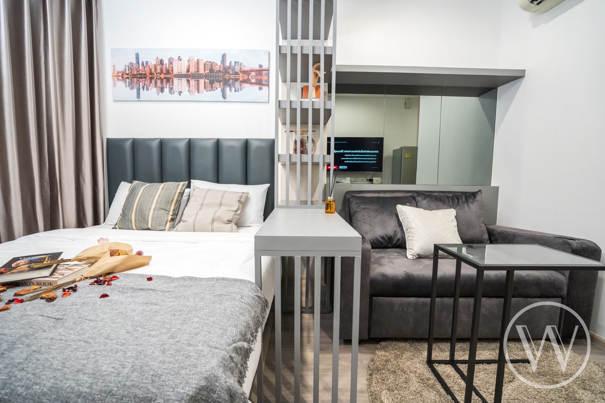 ขายคอนโดหรูติด BTS บางนา IDEO MOBI Sukhumvit Eastgate ไอดีโอ โมบิ สุขุมวิท อีสท์เกต ห้องสตูดิโอขนาด 22 ตร.ม. ชั้น 11 วิวสระว่ายน้ำ