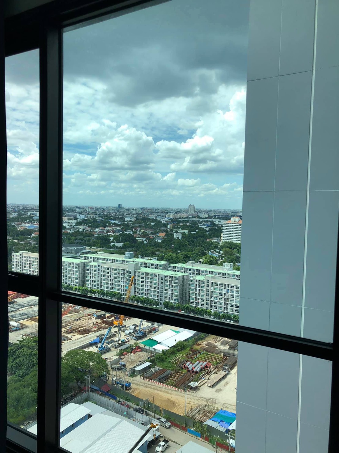 ขาย / เช่าคอนโด The Base Rama 9 - Ramkhamhaeng (เดอะ เบส พระราม 9-รามคำแหง) 1 ห้องนอน 1 ห้องน้ำ แอร์2ตัว-เฟอร์ครบ พร้อมอยู่ วิว FoodLand