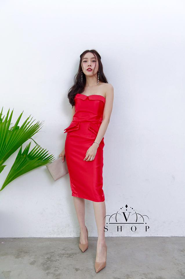 ชุดออกงาน ชุดไปงานแต่งงานสีแดง เดรสเกาะอก ผ้าไหมเทียม ลุคสวยหรู เซ็กซี่
