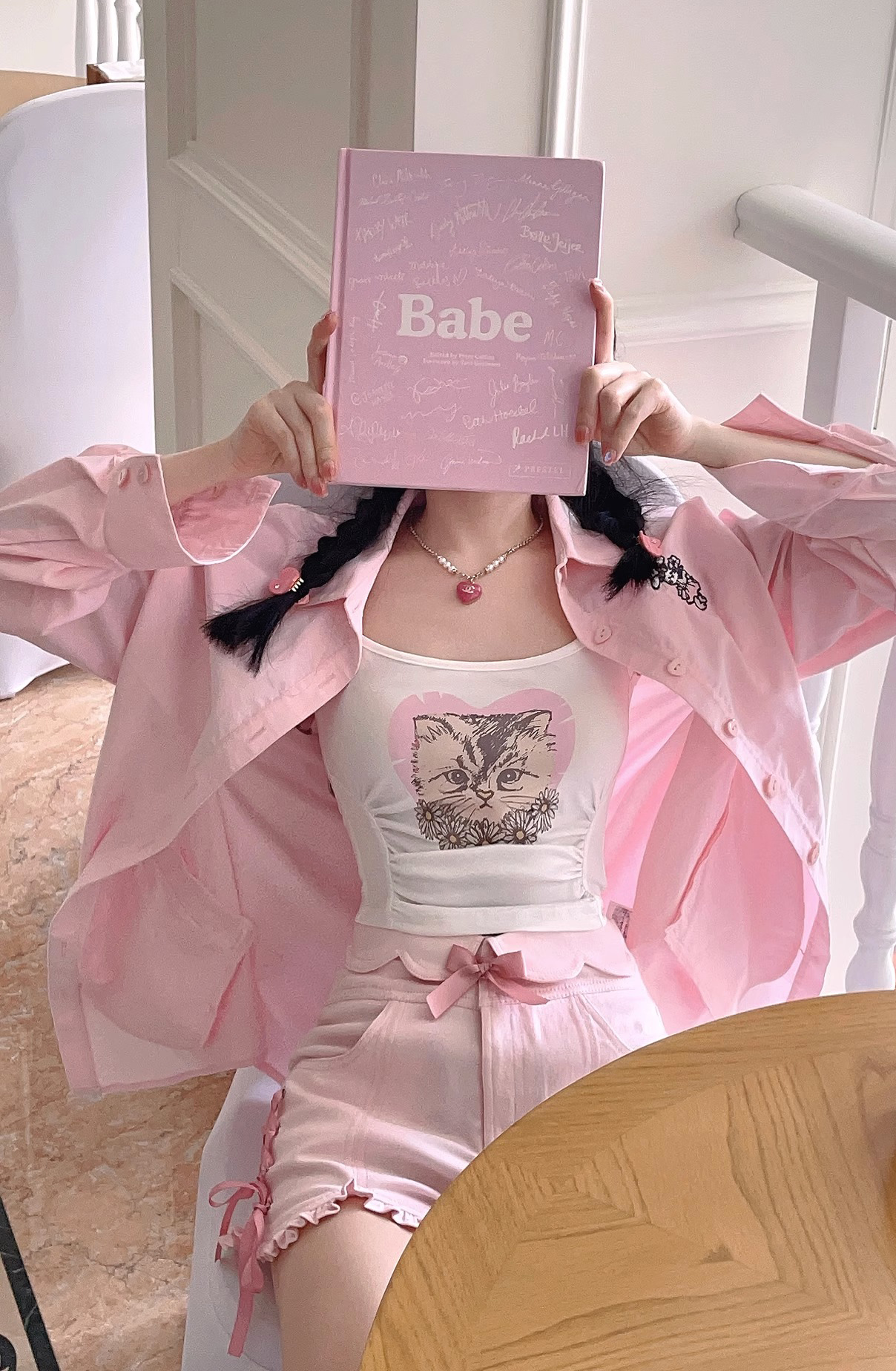 Bobon21 : พรีออเดอร์ เสื้อเชิ้ตแฟชั่นแขนยาว ด้านหลังแต่งริบบิ้นรูปหัวใจ แบรนด์แท้