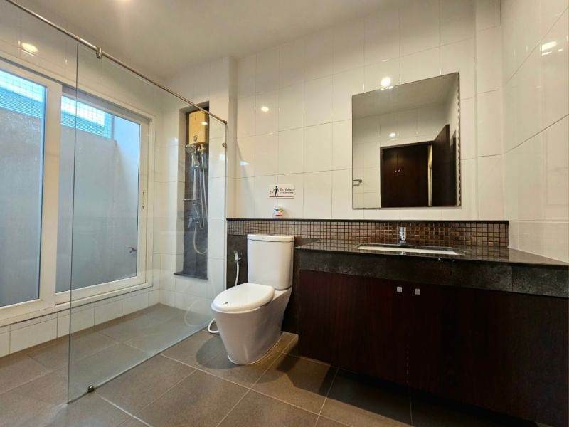 ให้เช่าทาวน์โฮม 3 ชั้น หมู่บ้านภัทรา วิลล่า 8 สตรีวิทยา 2 ซอย10 และ โชคชัย 4 ซอย78 ใกล้ โรงเรียนสตรีวิทยา 2,