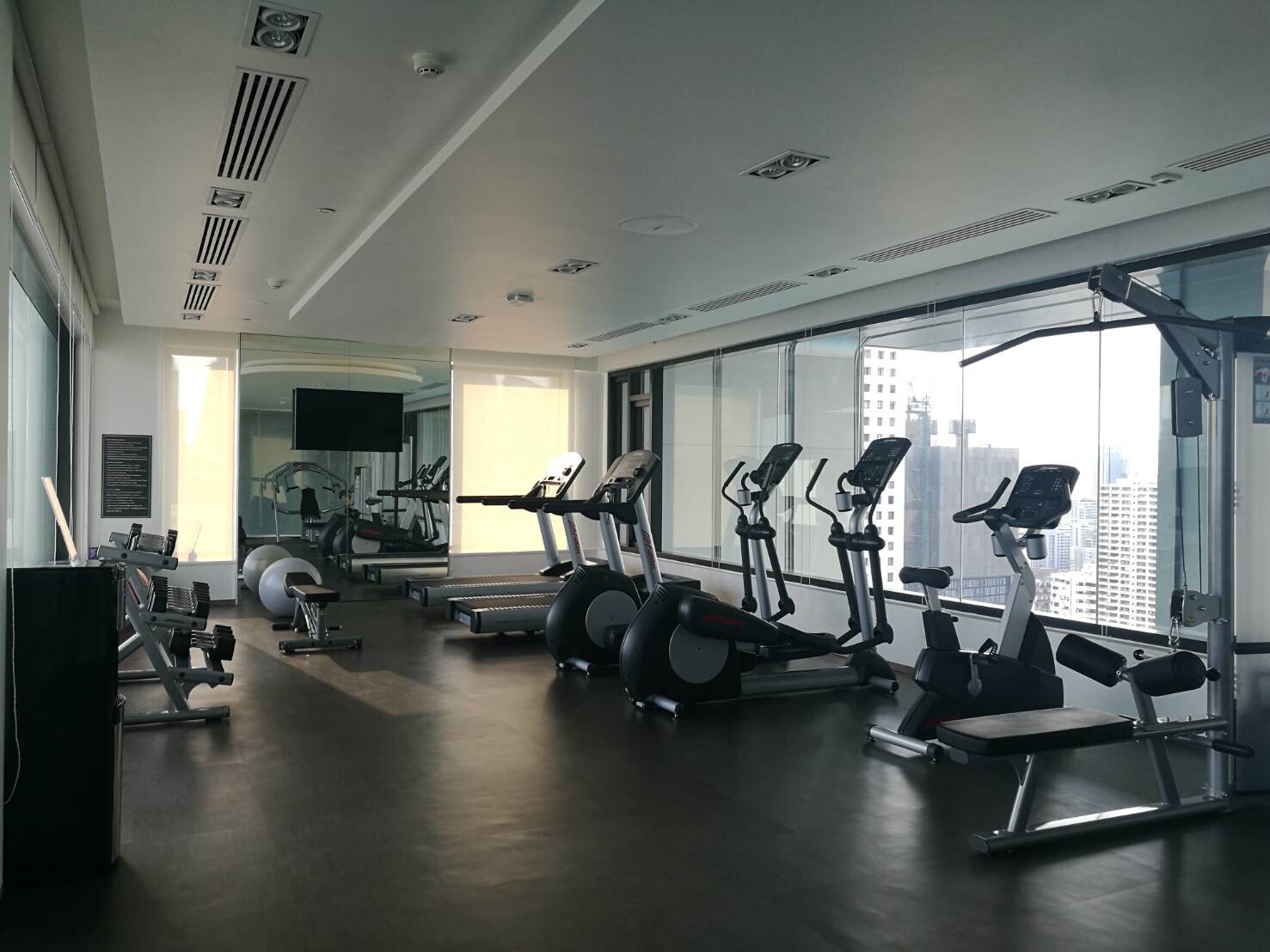 ขาย / ให้เช่าคอนโด Edge Sukhumvit 23 (เอดจ์ สุขุมวิท 23) 1ห้องนอน 1 ห้องน้ำ