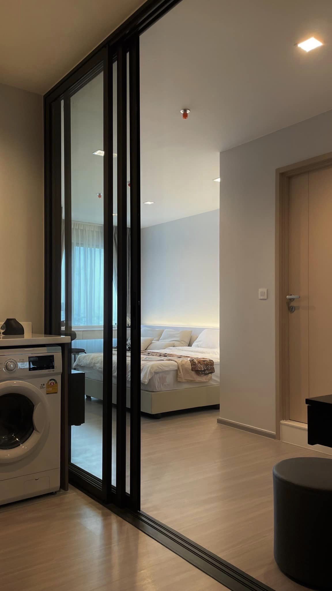 ให้เช่าคอนโด ไลฟ์ สาทร เซียร์รา ตลาดพลู (Life Sathorn Sierra Talat phlu ) 1 ห้องนอน ขนาด 28 SQ.M ชั้น 17 หน้าต่างทิศเหนือ หัวเตียงทิศตะวันออก