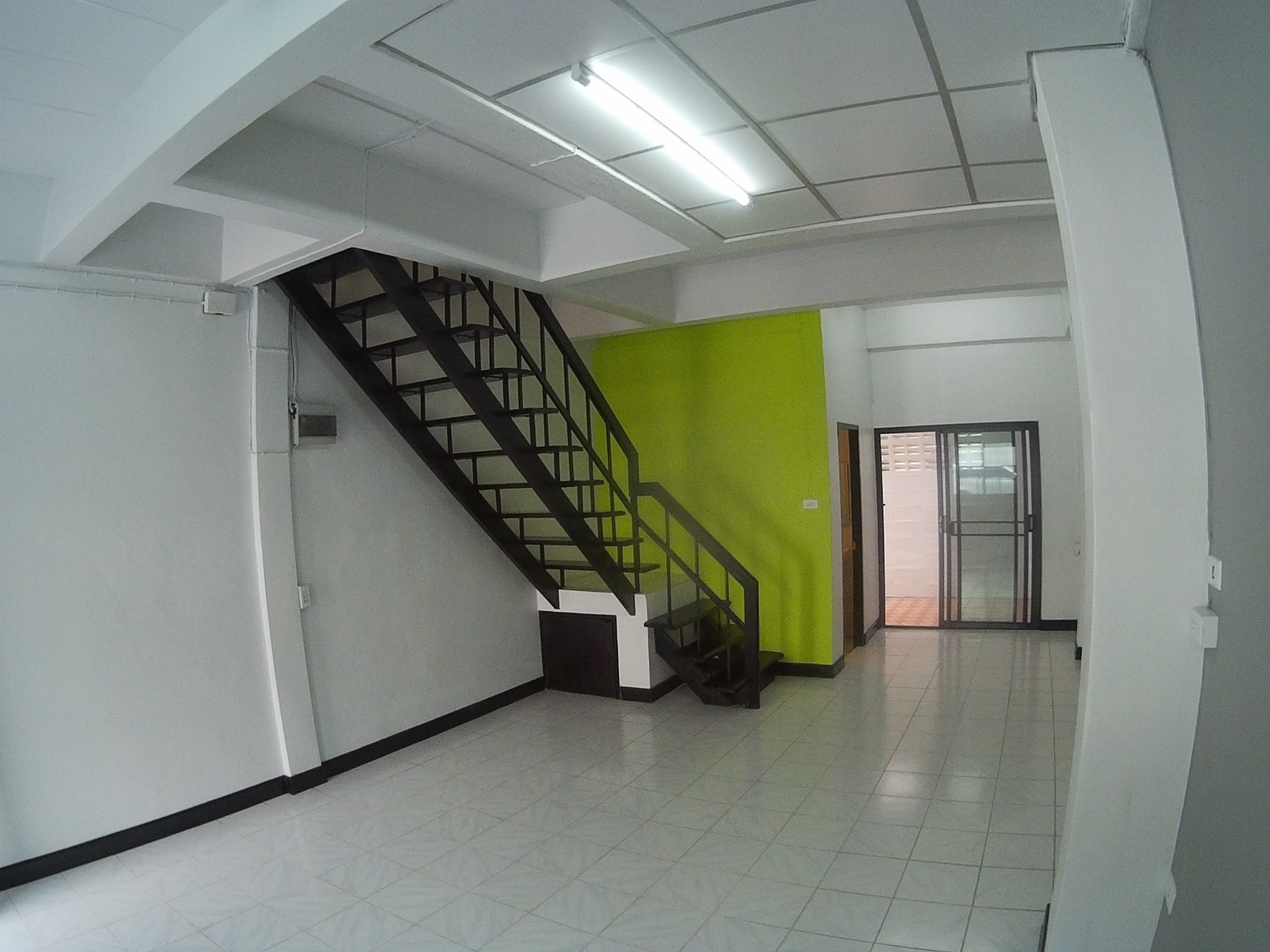 ((ขาย-เช่าถูก)) บ้านพร้อมอยู่ ทาวน์เฮ้าส์ 2 ชั้น 19 ตารางวา 2 ห้องนอน 2 ห้องน้ำ สุขาประชาสรรค์ 3 ซอย 1